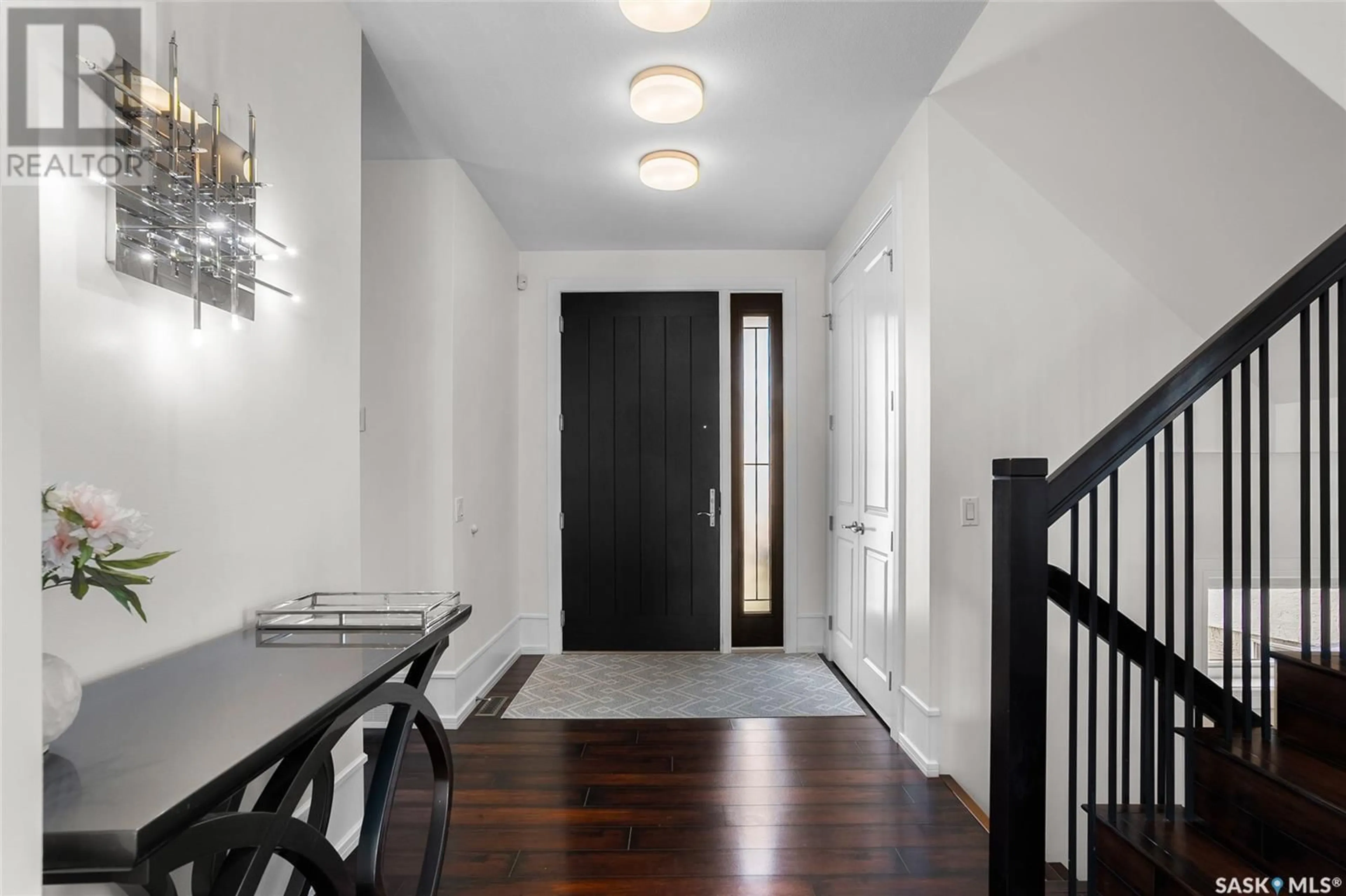 Indoor entryway for 542 SAUER TERRACE, Saskatoon Saskatchewan S7W0J8