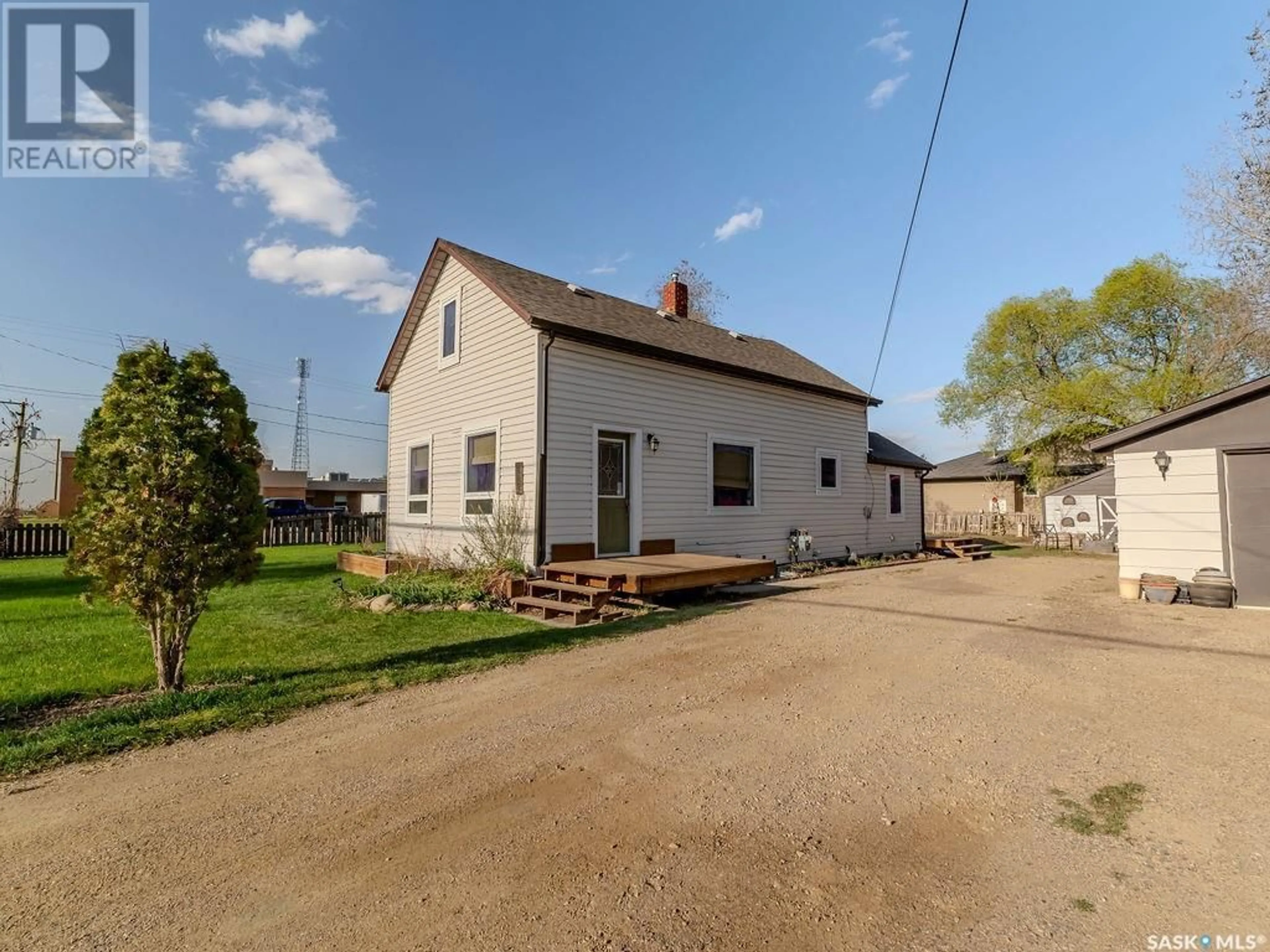 A pic from outside/outdoor area/front of a property/back of a property/a pic from drone, building for 119 CENTRAL AVENUE, Aberdeen Saskatchewan S0K0A0