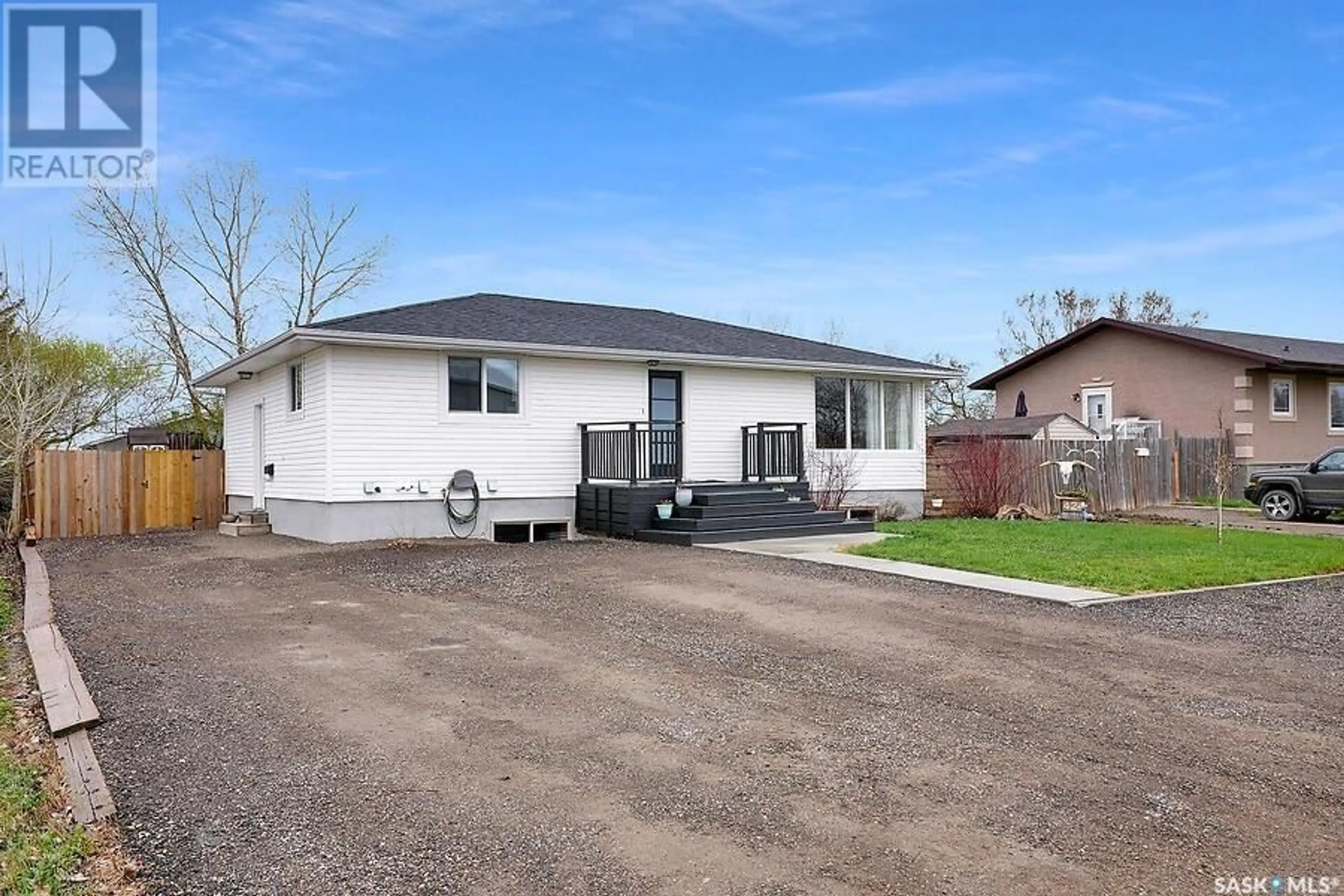 A pic from outside/outdoor area/front of a property/back of a property/a pic from drone, street for 424 BRUNSWICK STREET, Pense Saskatchewan S0G3W0