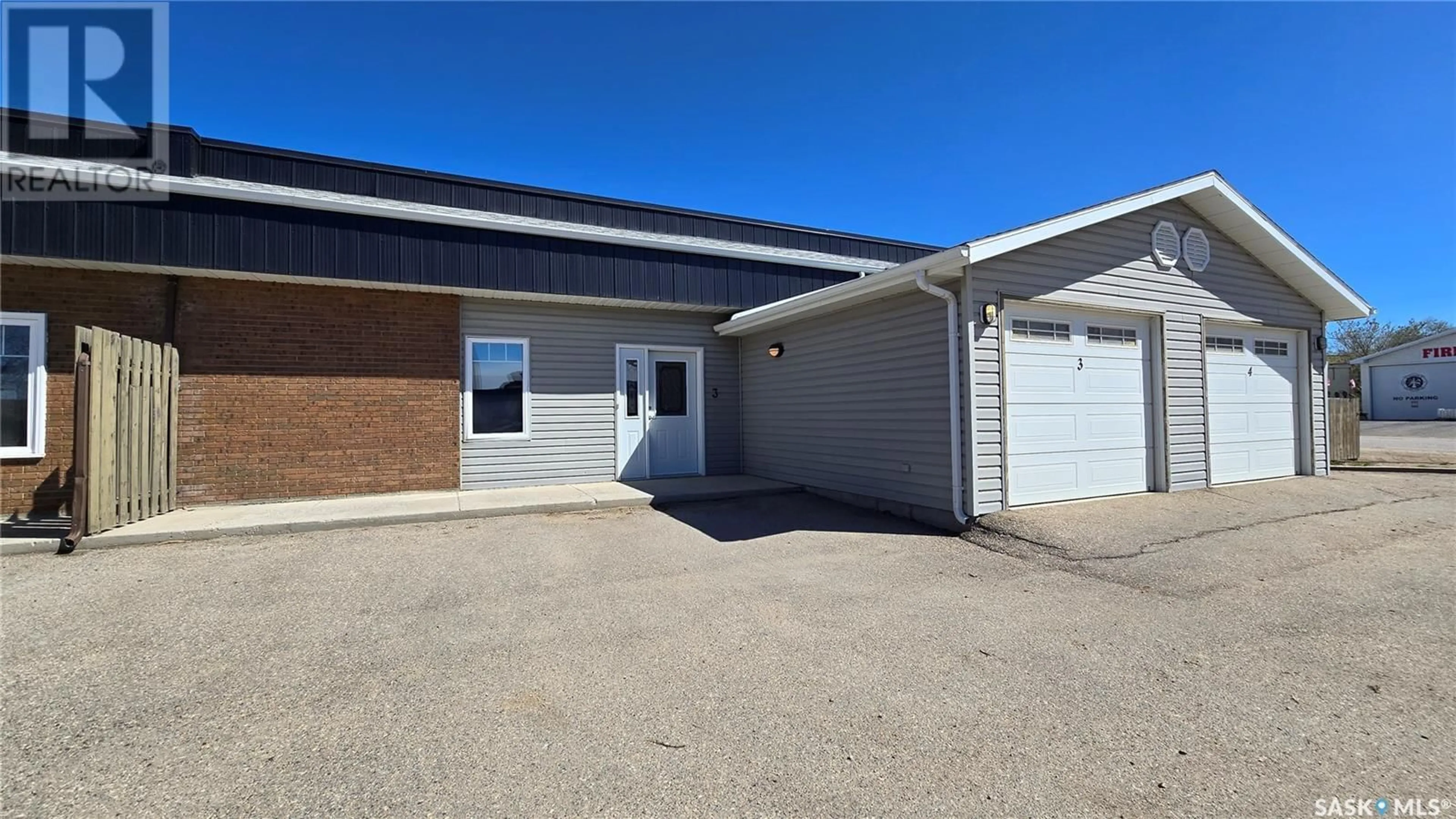 Indoor garage for 2 - 3 FRASER AVENUE, Craven Saskatchewan S0G0W0