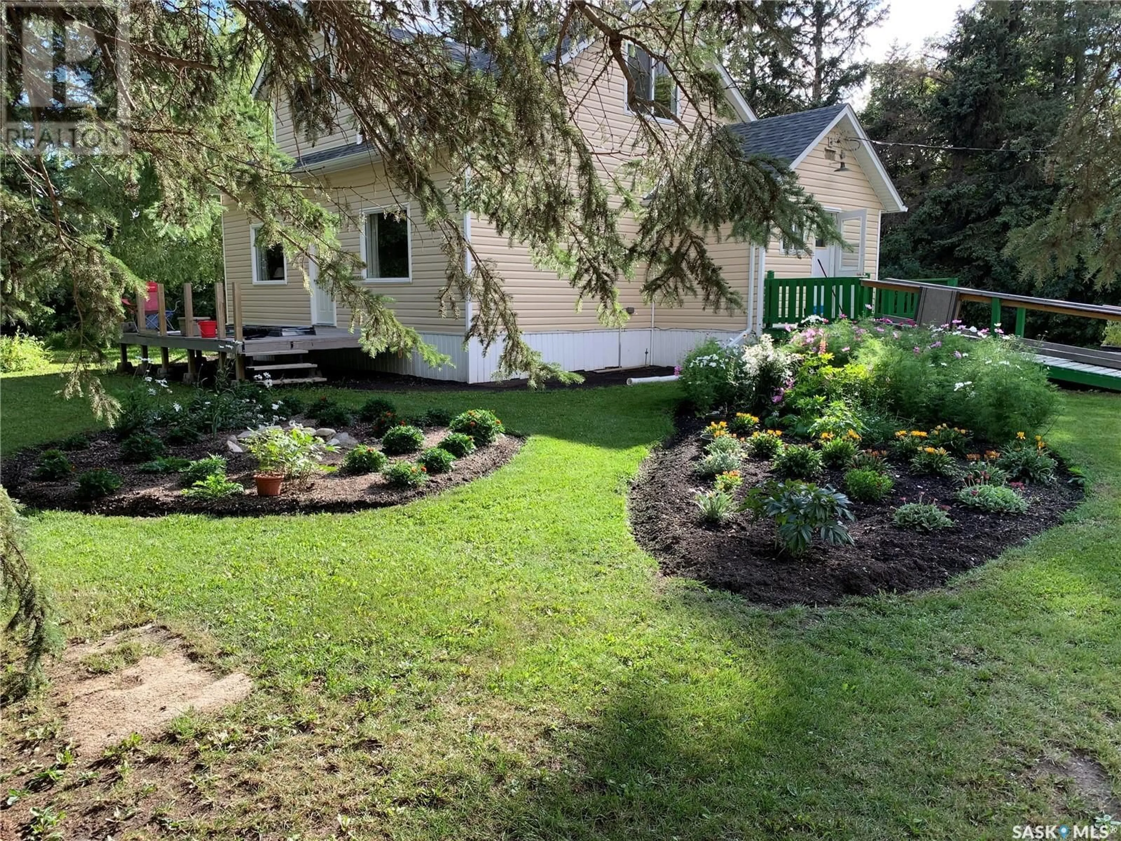 A pic from outside/outdoor area/front of a property/back of a property/a pic from drone, street for BILDSTEIN-CASE ACREAGE, Porcupine Rm No. 395 Saskatchewan S0E1H0