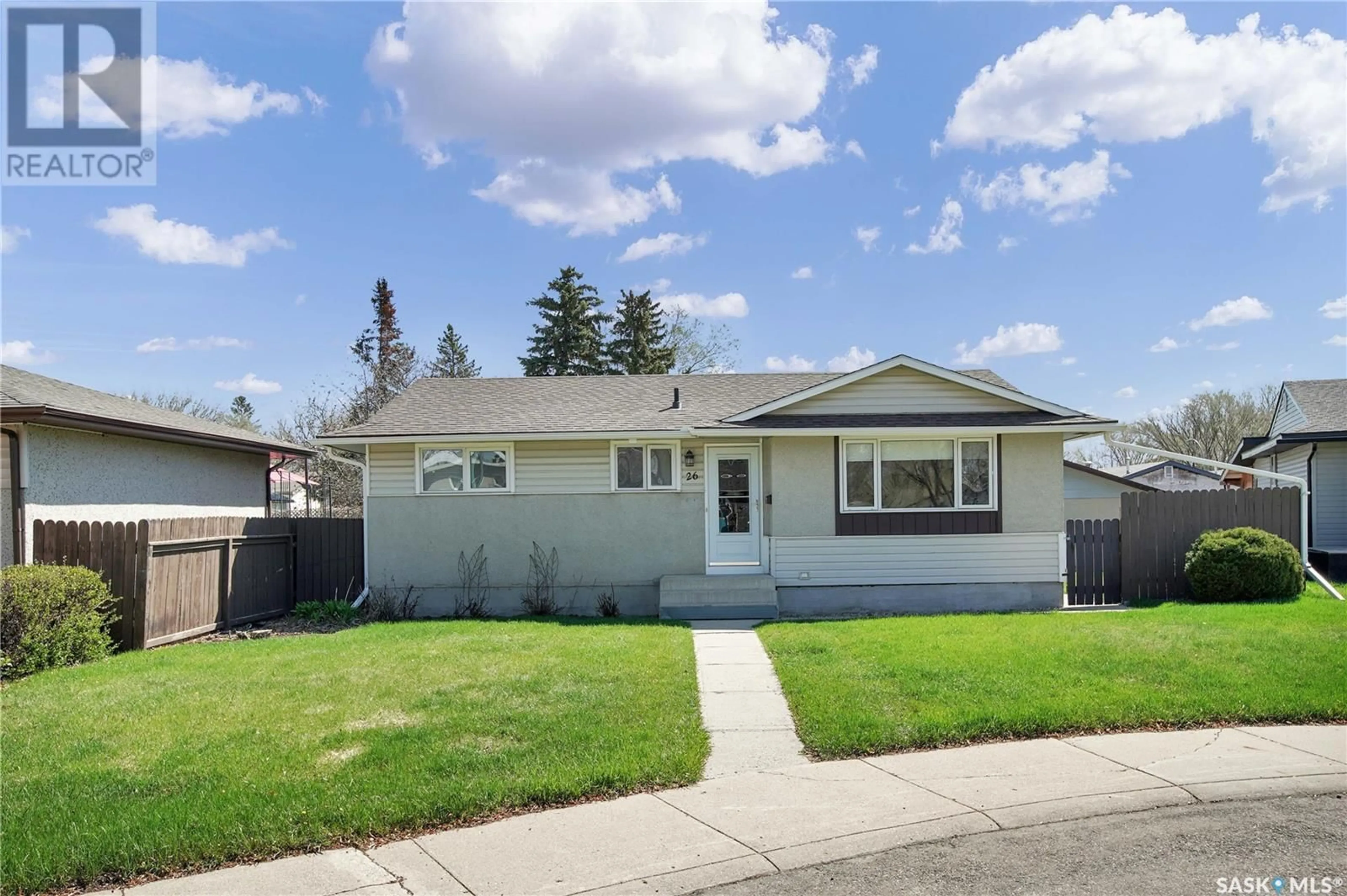 Home with vinyl exterior material, street for 26 MURDOCH PLACE, Saskatoon Saskatchewan S7L4G9