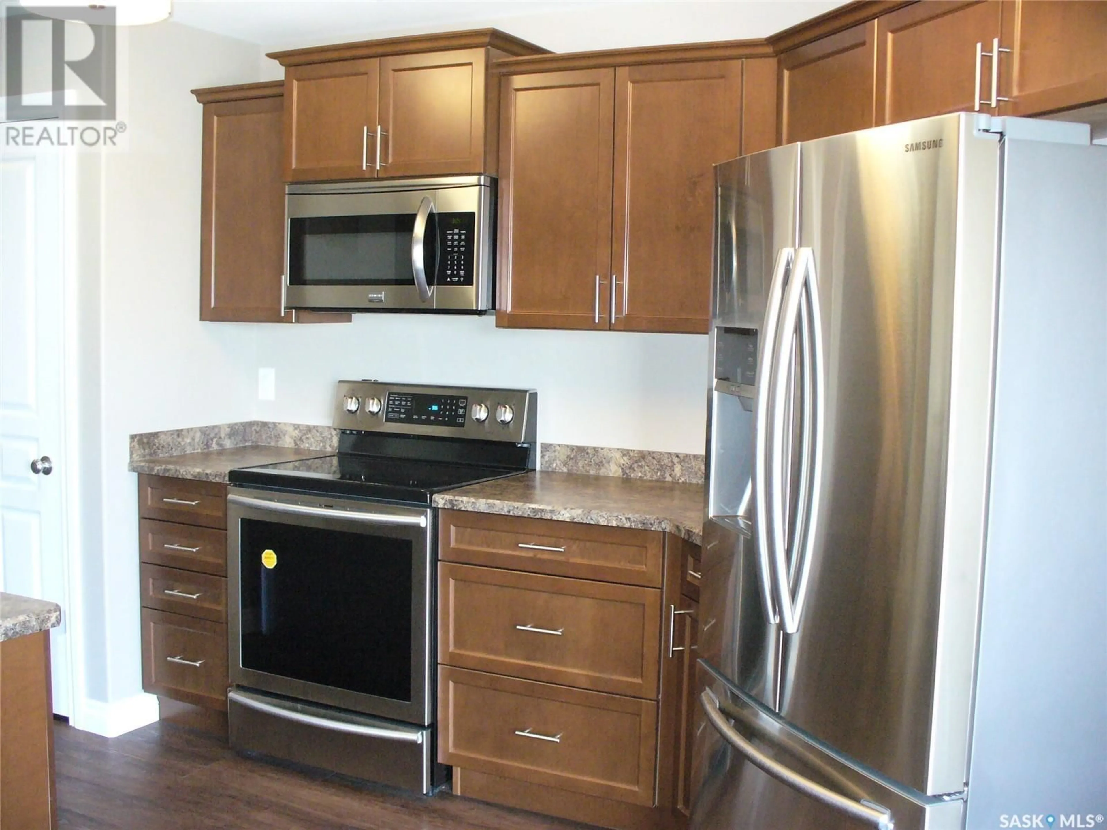 Standard kitchen, unknown for E - 231 3630 HAUGHTON ROAD, Regina Saskatchewan S4V1P1