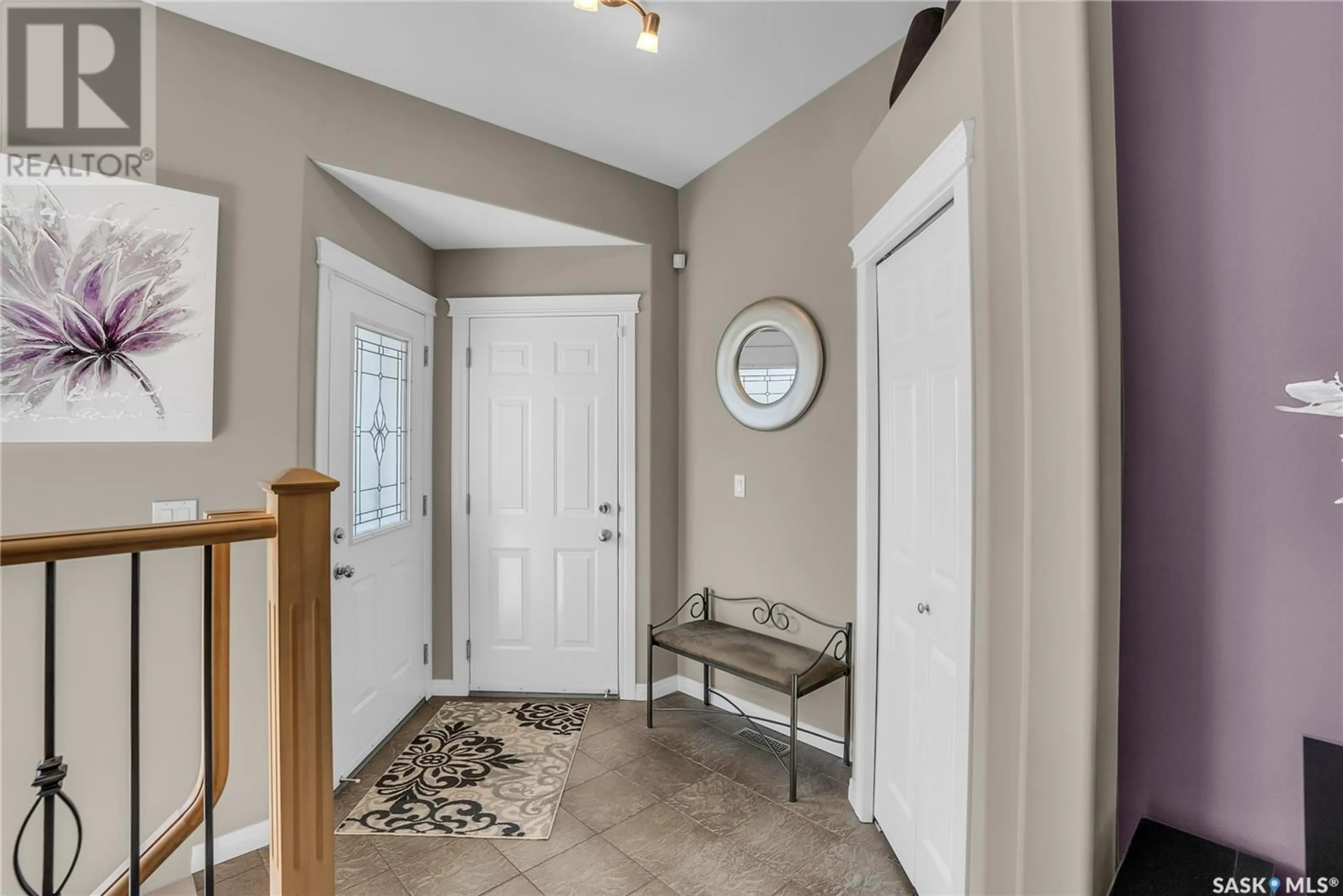 Indoor entryway for 175 KUTZ CRESCENT, Saskatoon Saskatchewan S7N4S5