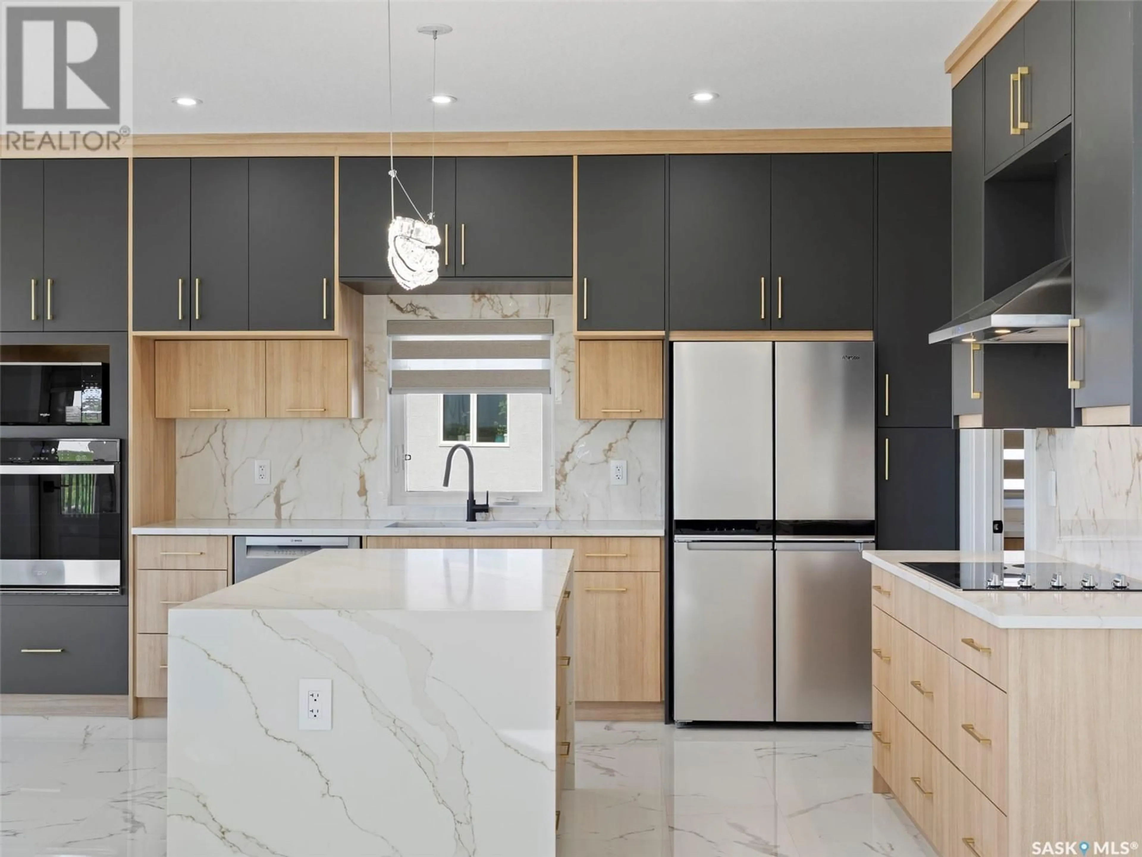 Contemporary kitchen, ceramic/tile floor for 134 MAZUREK CRESCENT, Saskatoon Saskatchewan S7V1S1