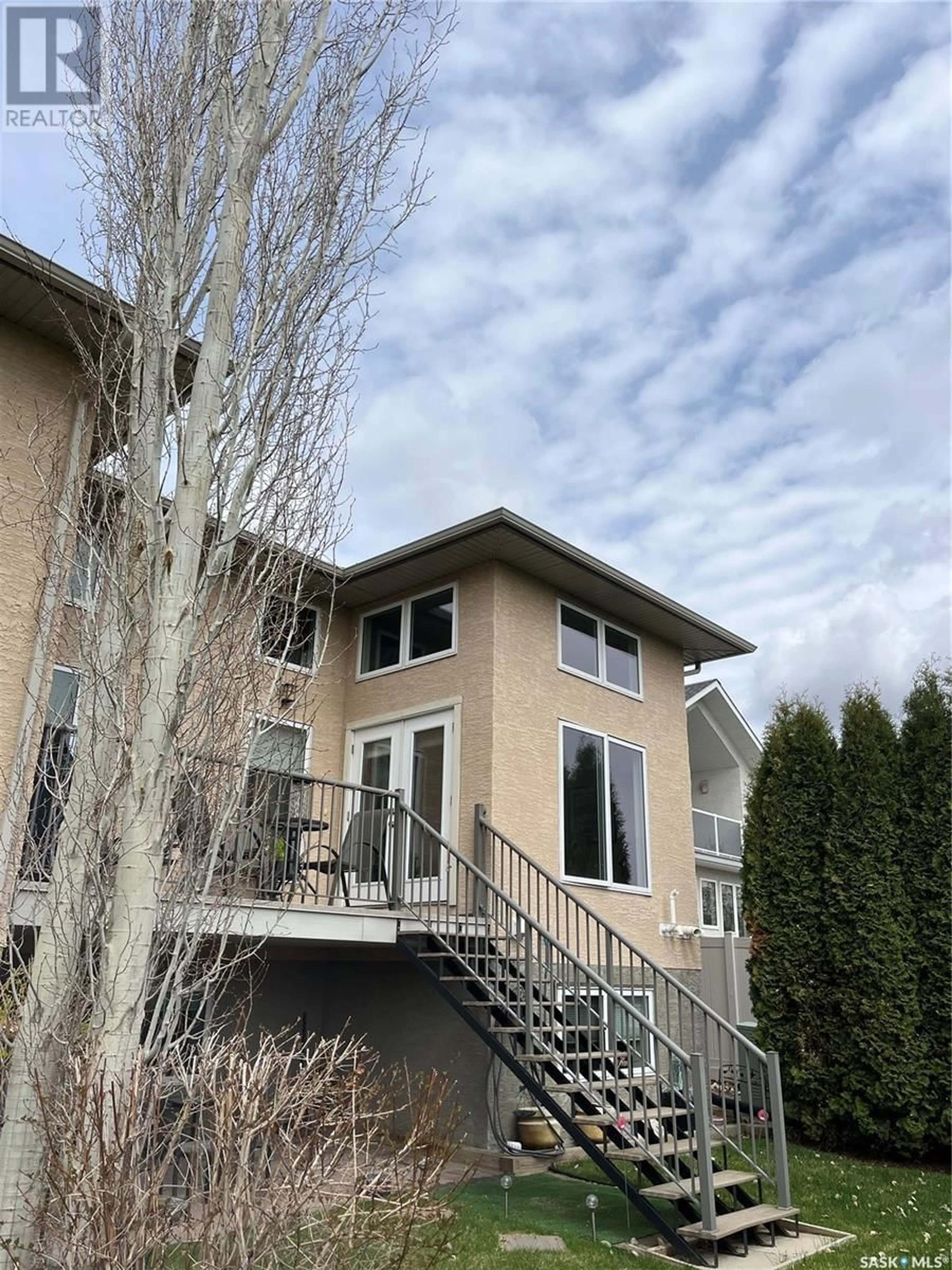 Home with vinyl exterior material, unknown for 3569 BERKSHIRE COURT, Regina Saskatchewan S4S6R6