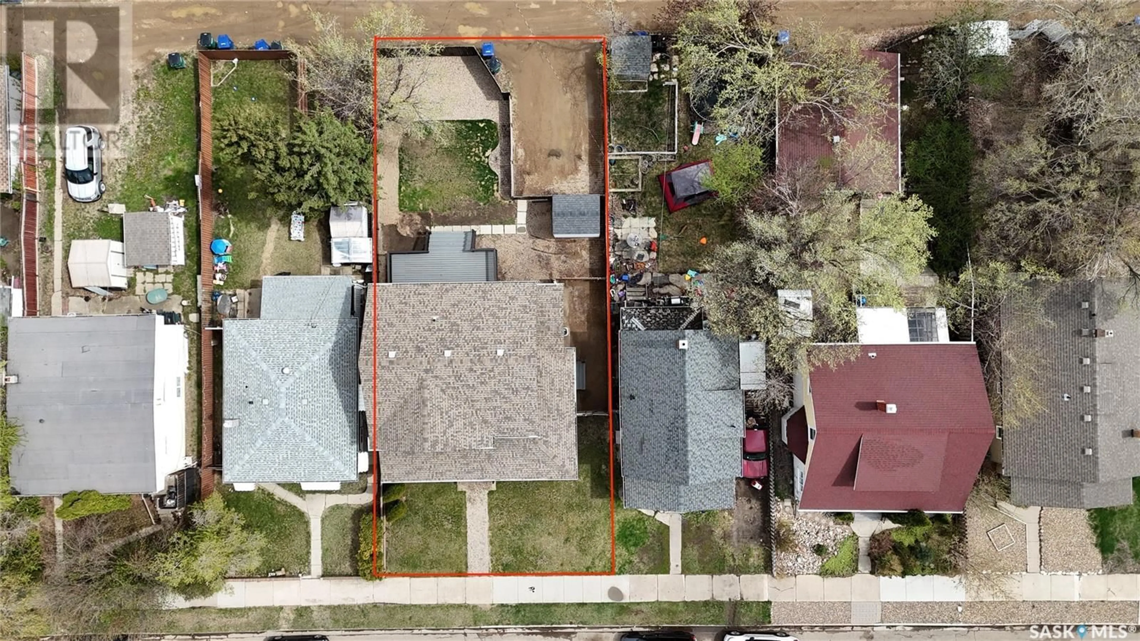 A pic from outside/outdoor area/front of a property/back of a property/a pic from drone, street for 1151 4TH AVENUE, Moose Jaw Saskatchewan S6H3X4
