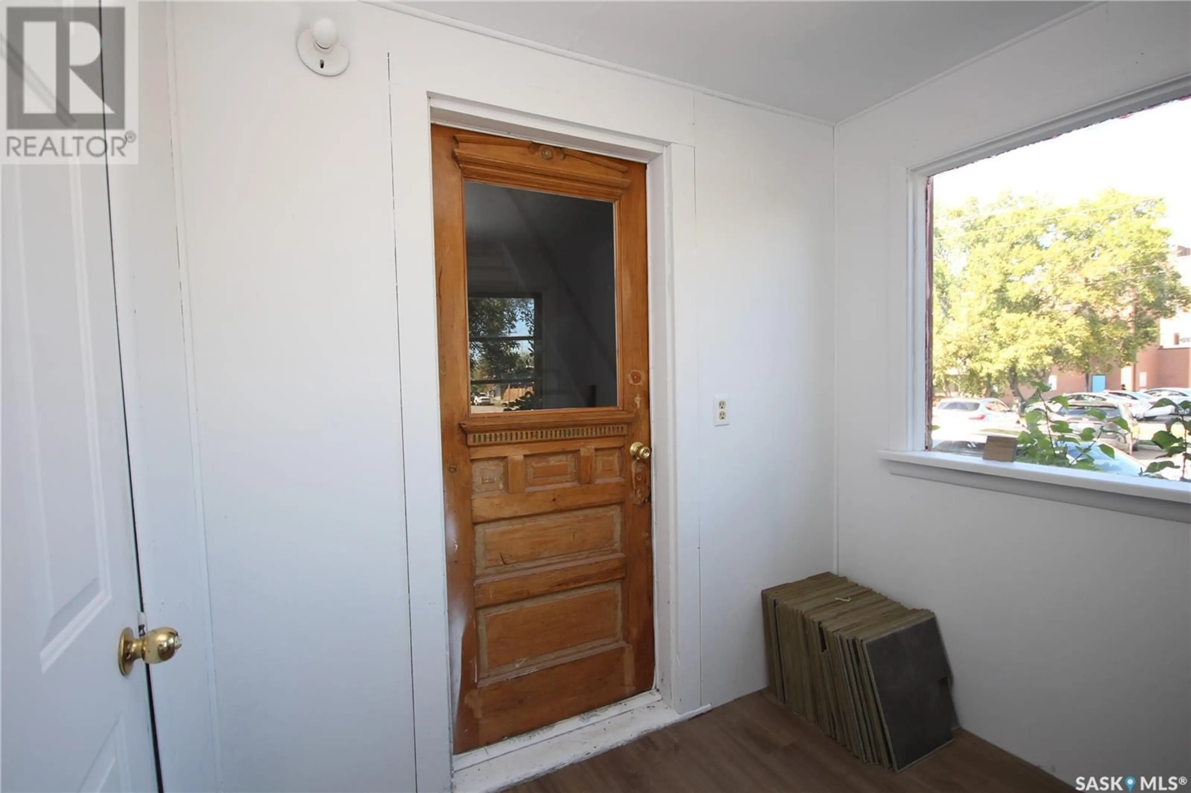 Indoor entryway for 991 108TH STREET, North Battleford Saskatchewan S9A2A7