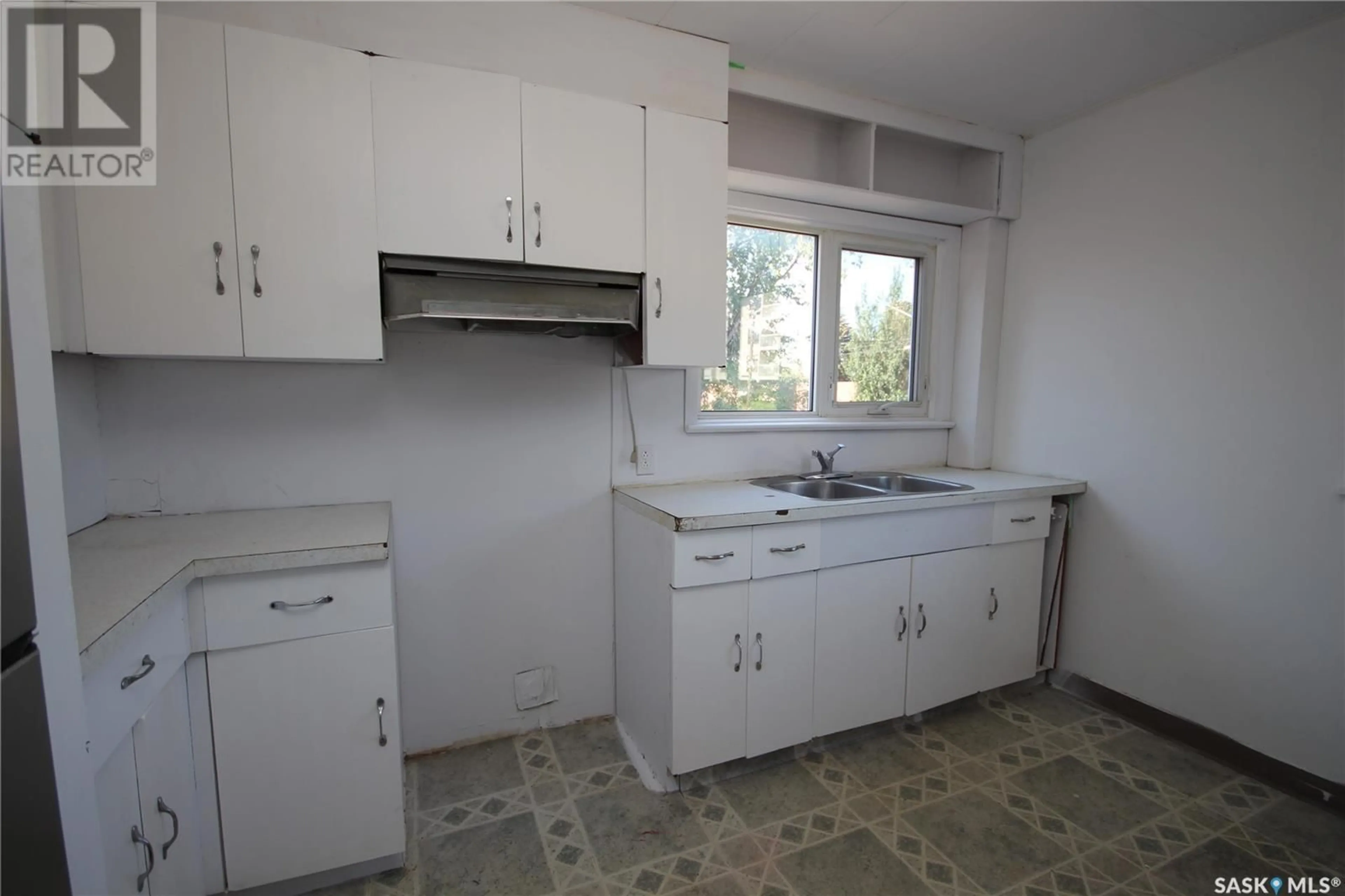 Standard kitchen, unknown for 991 108TH STREET, North Battleford Saskatchewan S9A2A7