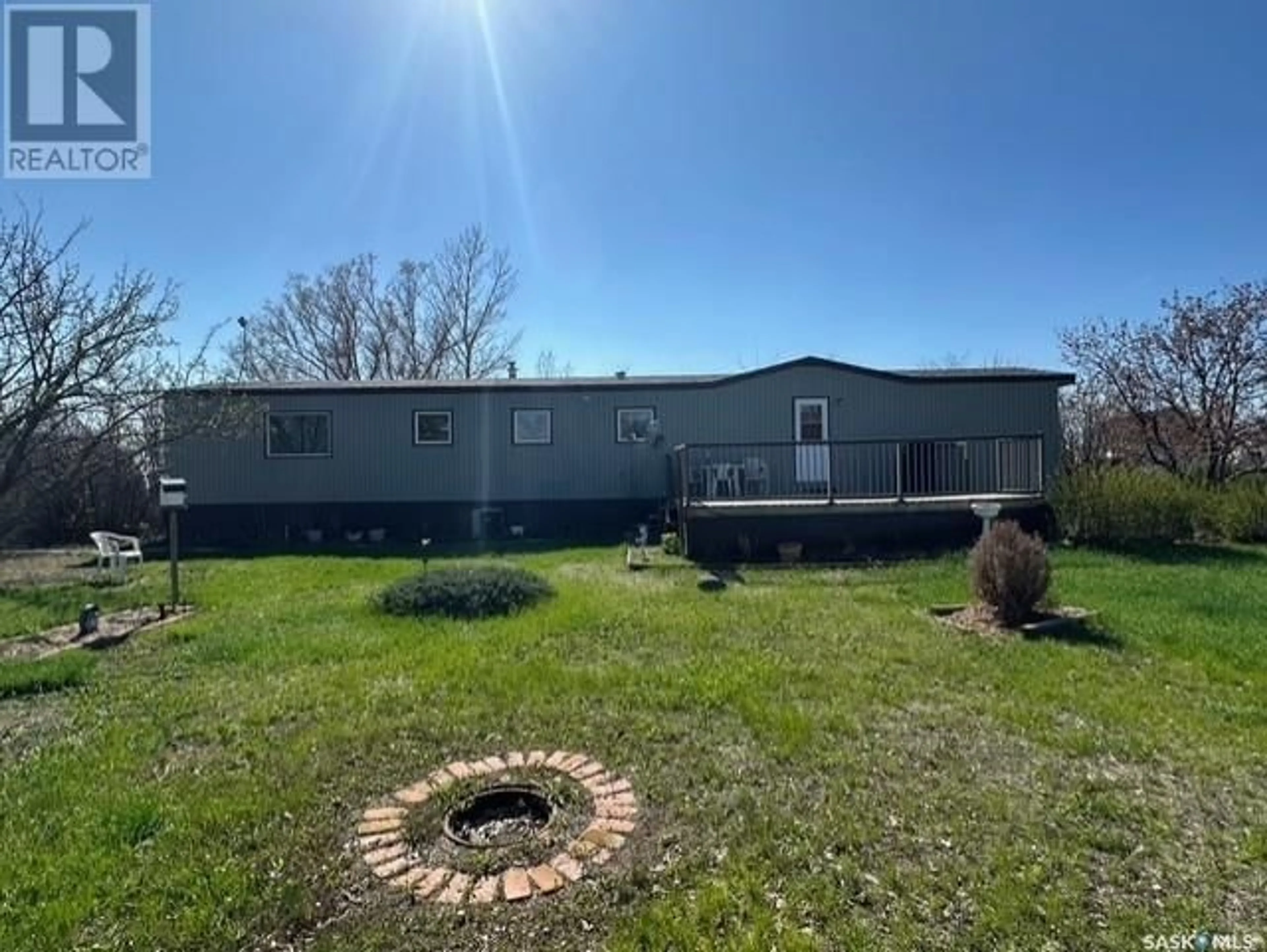 A pic from outside/outdoor area/front of a property/back of a property/a pic from drone, water/lake/river/ocean view for 412 & 420 WASHINGTON AVENUE, Stonehenge Rm No. 73 Saskatchewan S0H0Y0