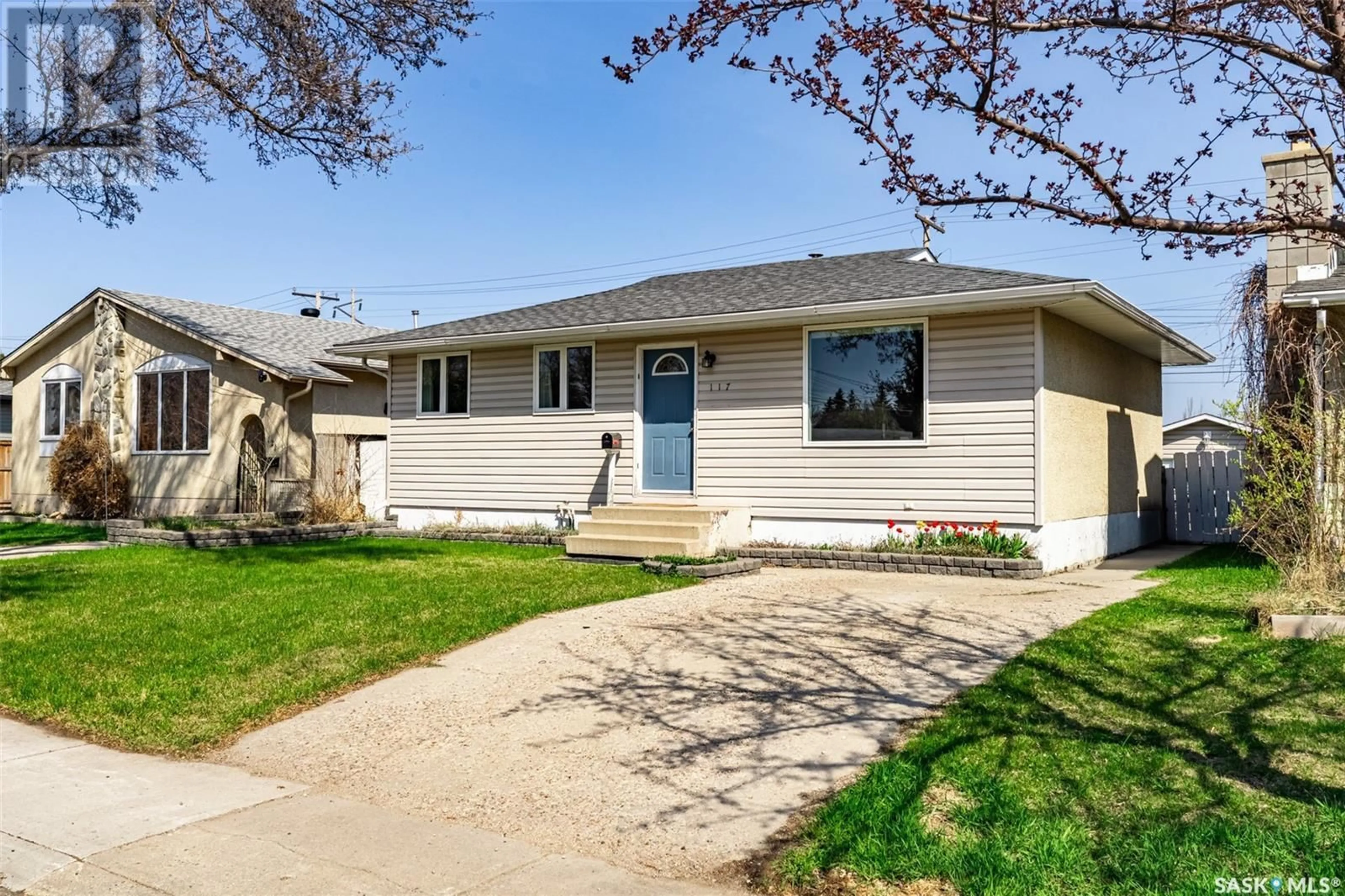 Home with vinyl exterior material, street for 117 RITA CRESCENT, Saskatoon Saskatchewan S7N2L4