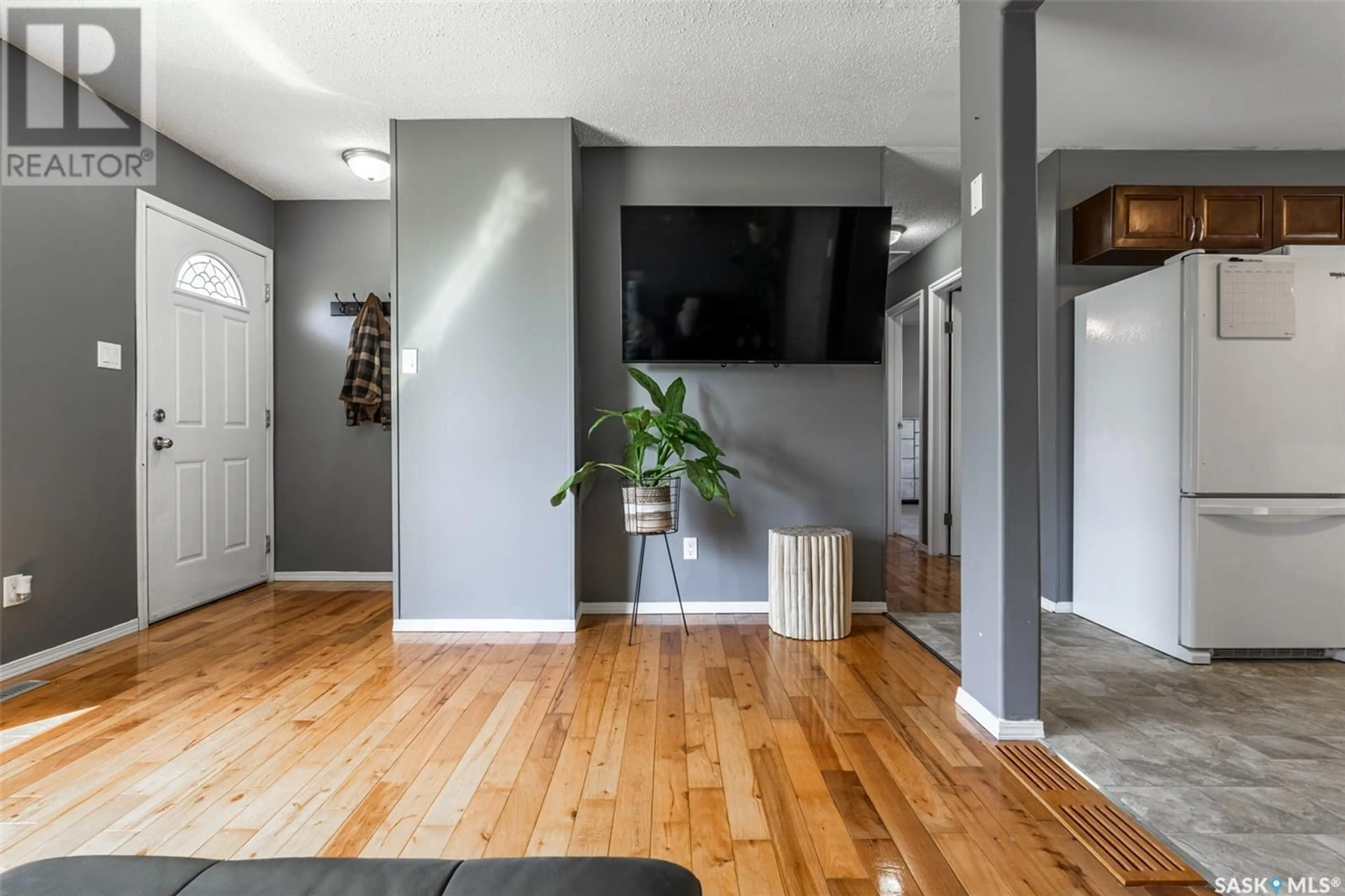 Indoor entryway for 117 RITA CRESCENT, Saskatoon Saskatchewan S7N2L4