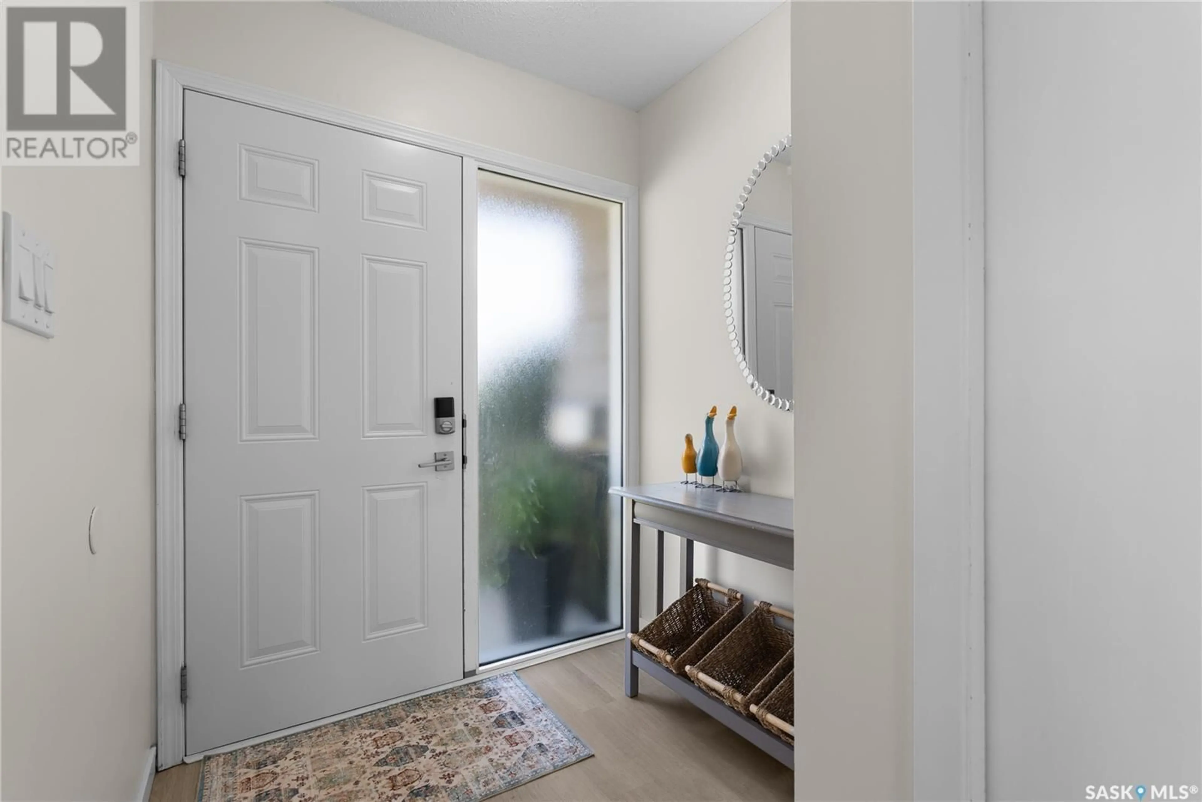 Indoor entryway for 77 ALBANY CRESCENT, Saskatoon Saskatchewan S7K1J4