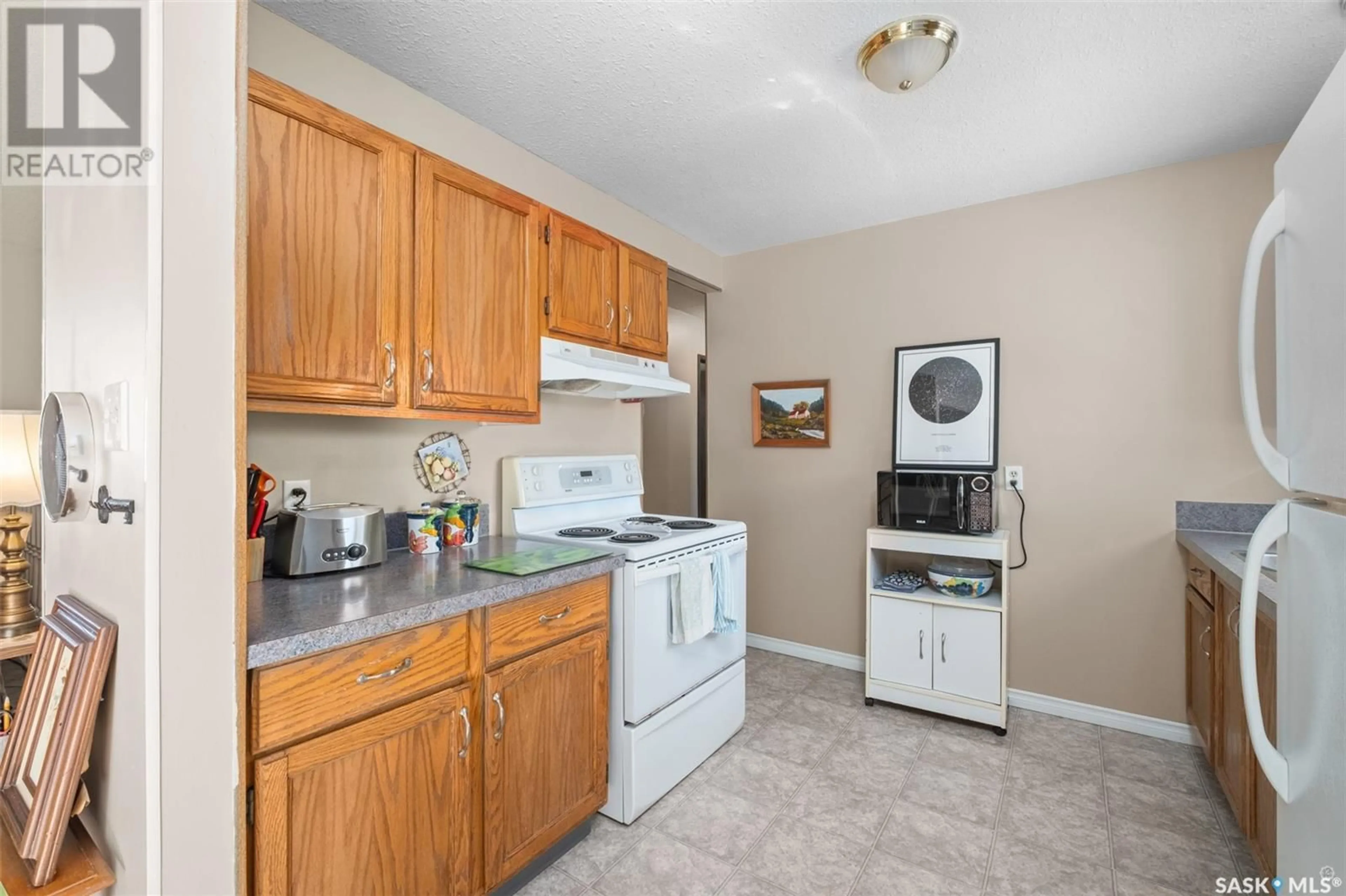 Standard kitchen, unknown for 1649 MUIR DRIVE, Prince Albert Saskatchewan S6V7T9