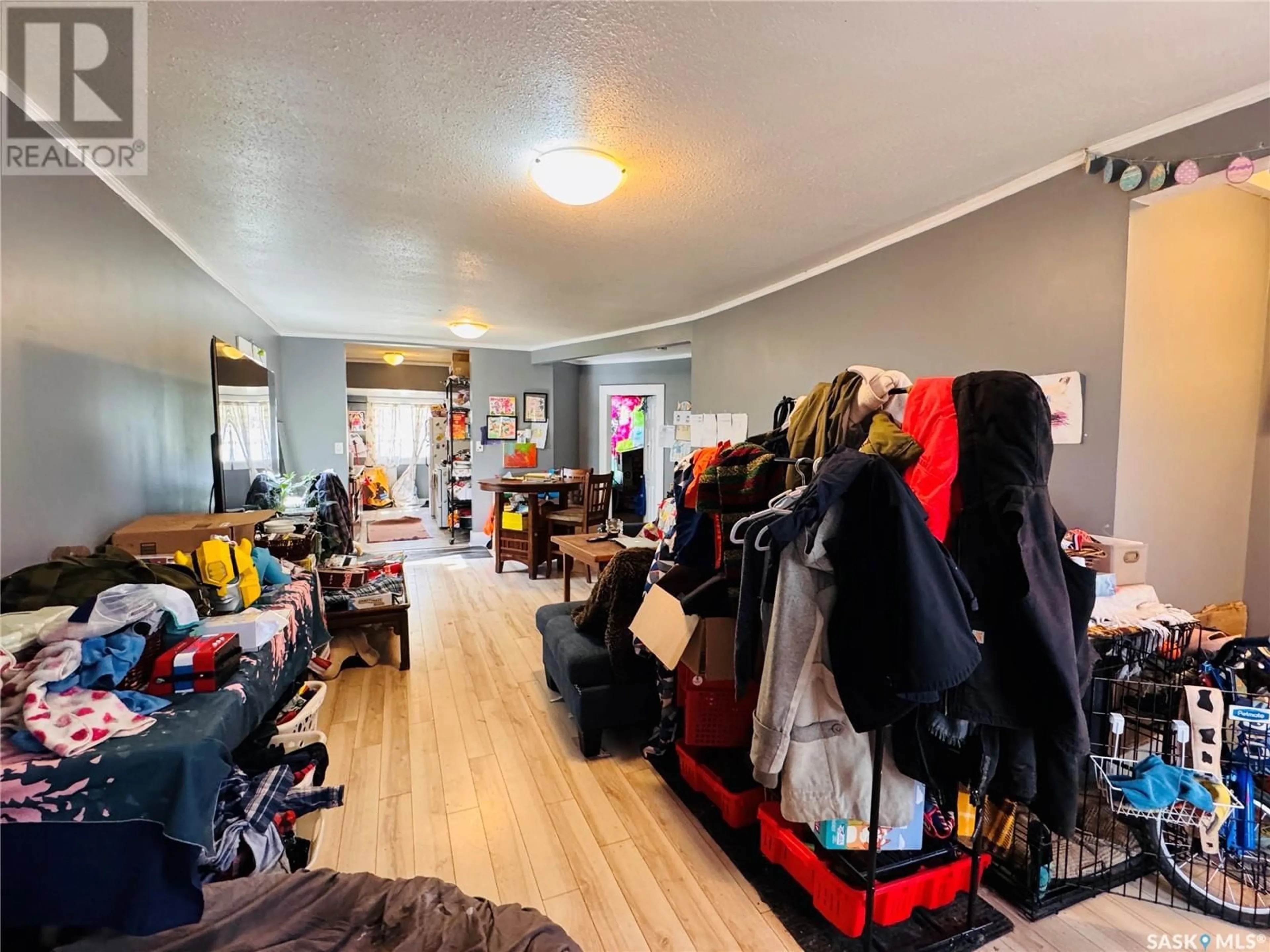 A pic of a room for 501 F AVENUE, Saskatoon Saskatchewan S7L1W2