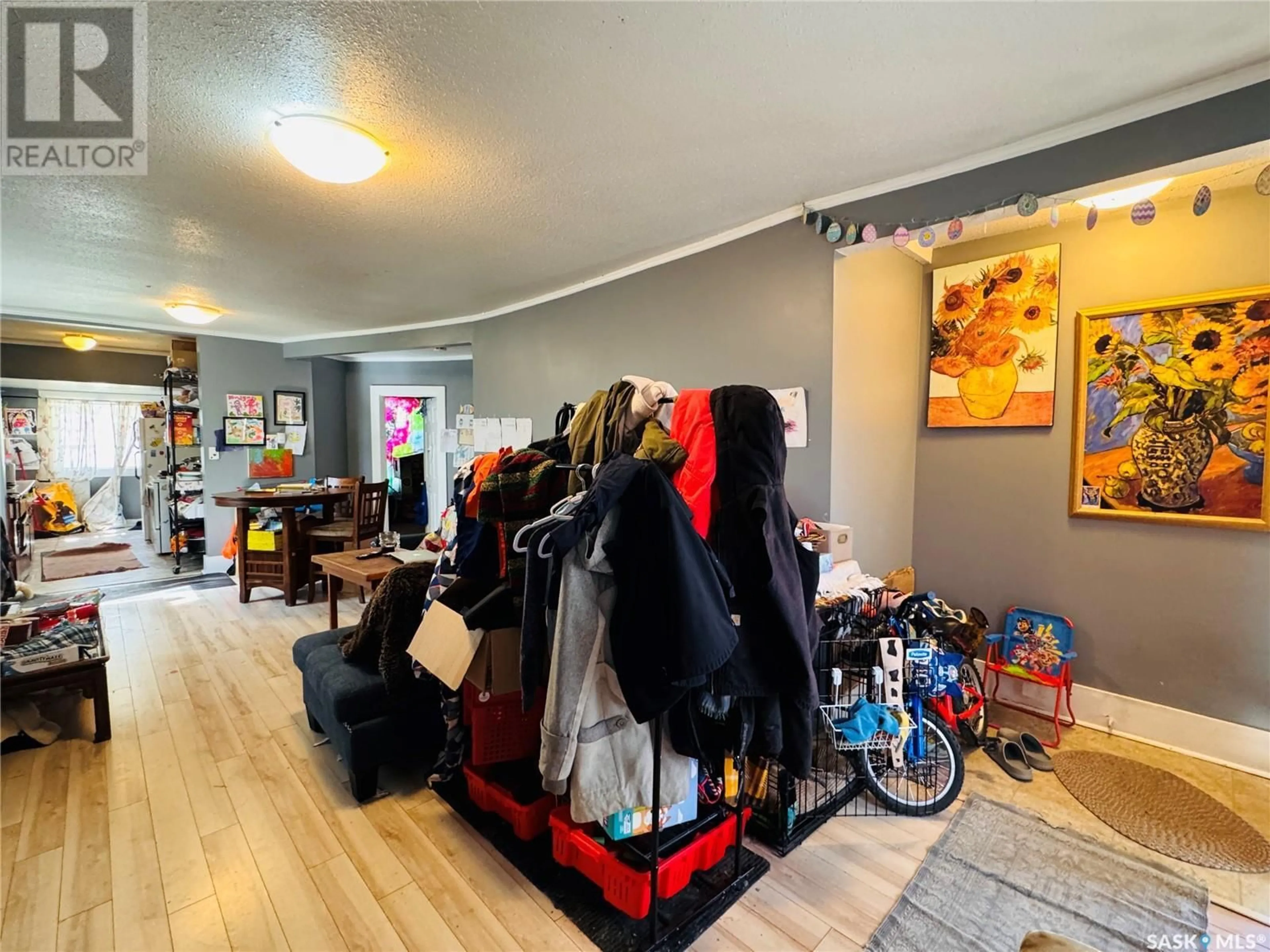 A pic of a room for 501 F AVENUE, Saskatoon Saskatchewan S7L1W2