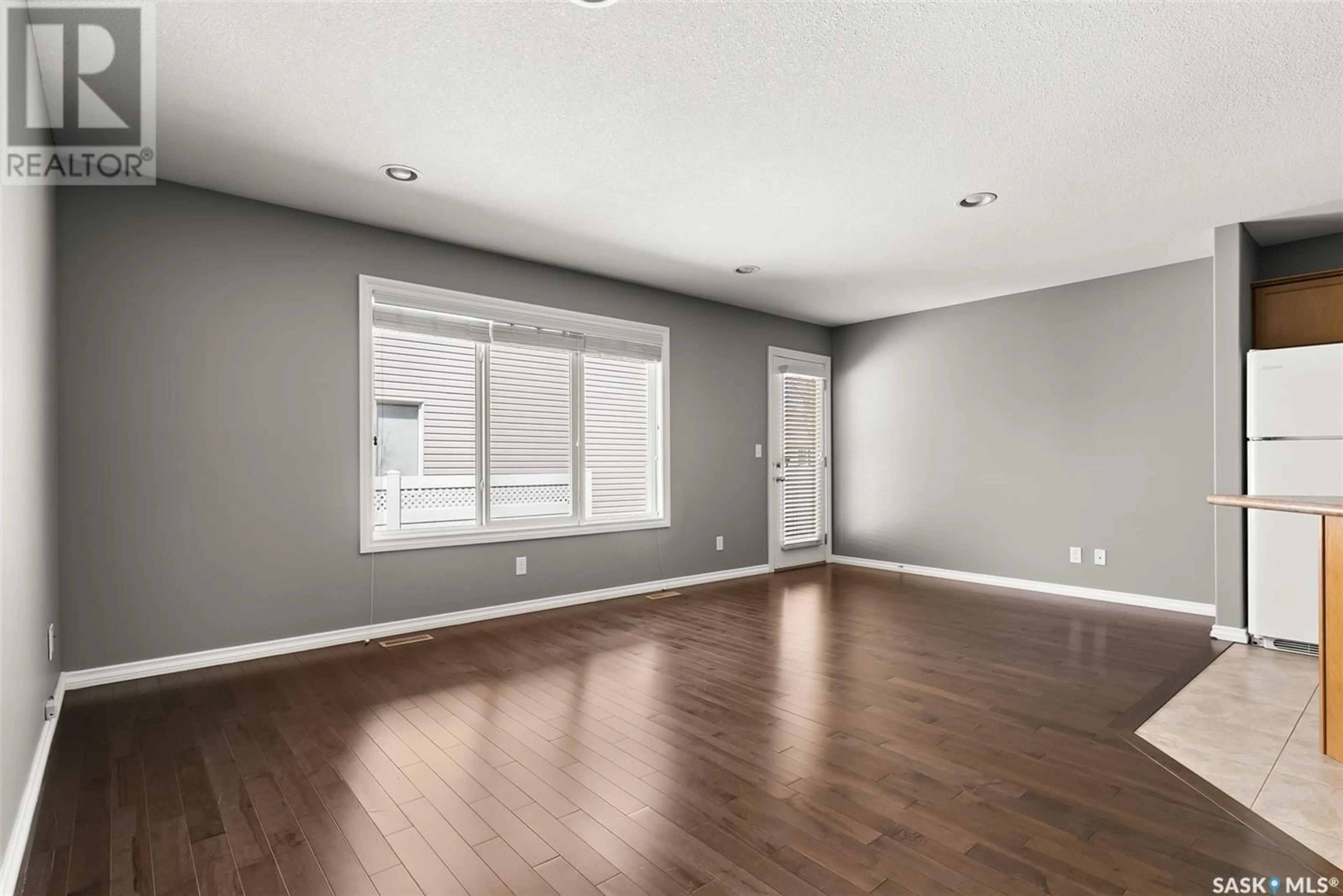 A pic of a room for 5208 7TH AVENUE, Regina Saskatchewan S4R0K8