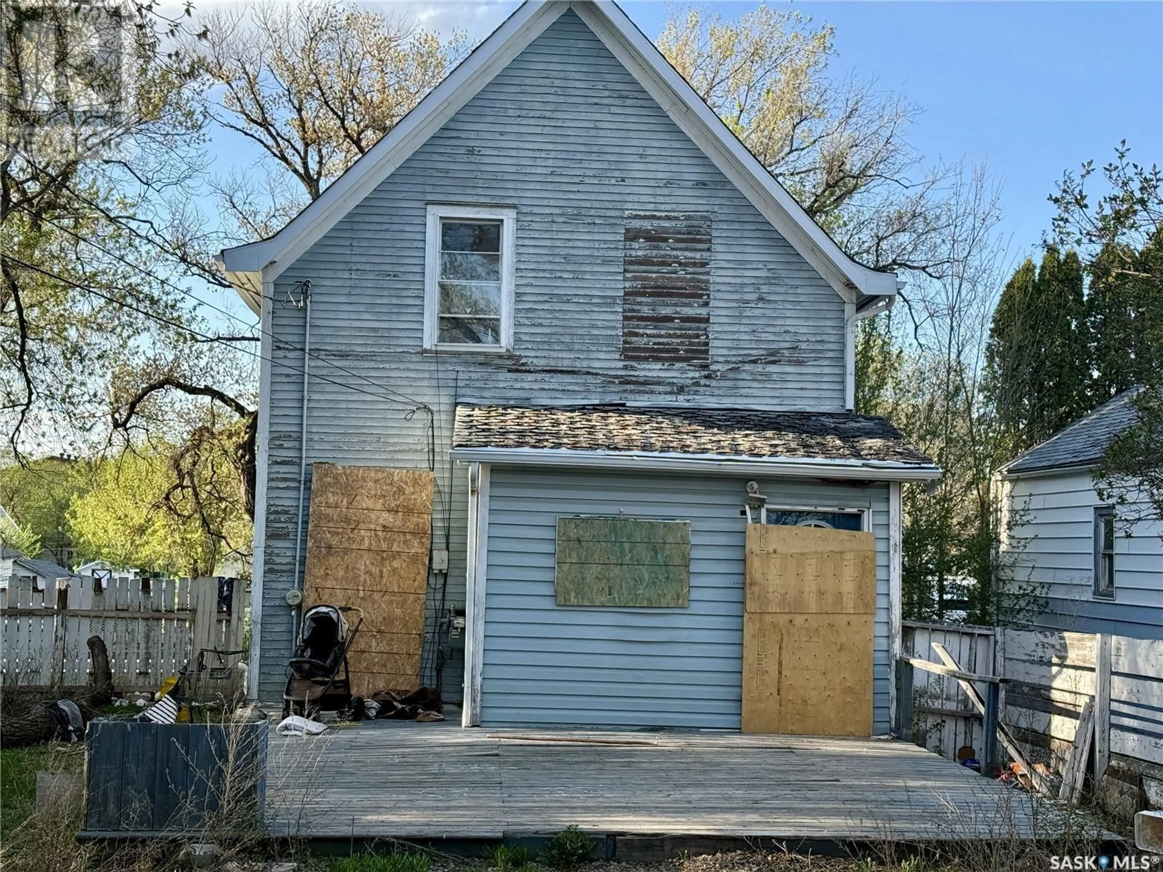 Shed for 2109 20TH STREET, Saskatoon Saskatchewan S7M1A7