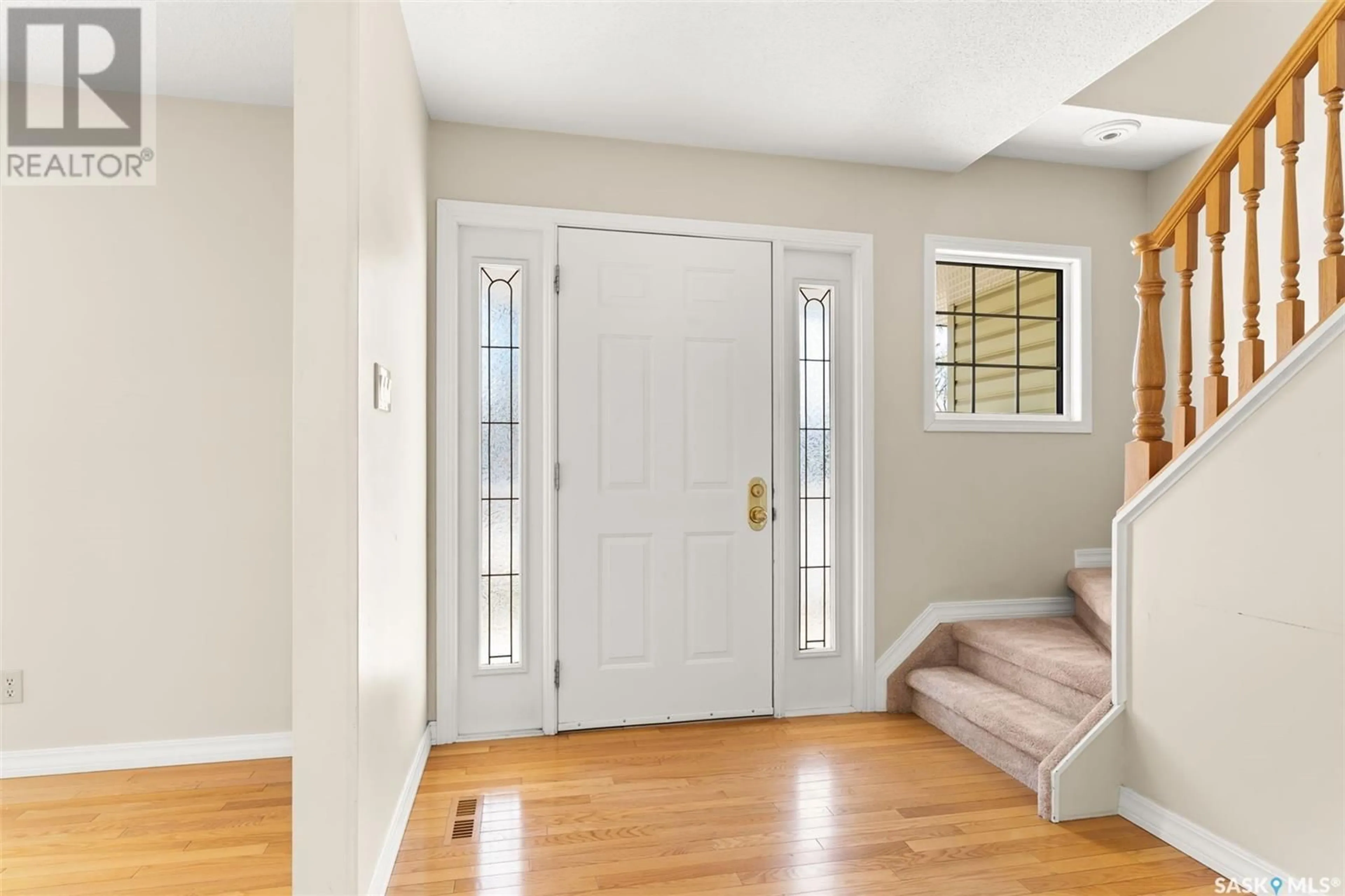 Indoor entryway for 22 LINCOLN DRIVE, Regina Saskatchewan S4S2V6