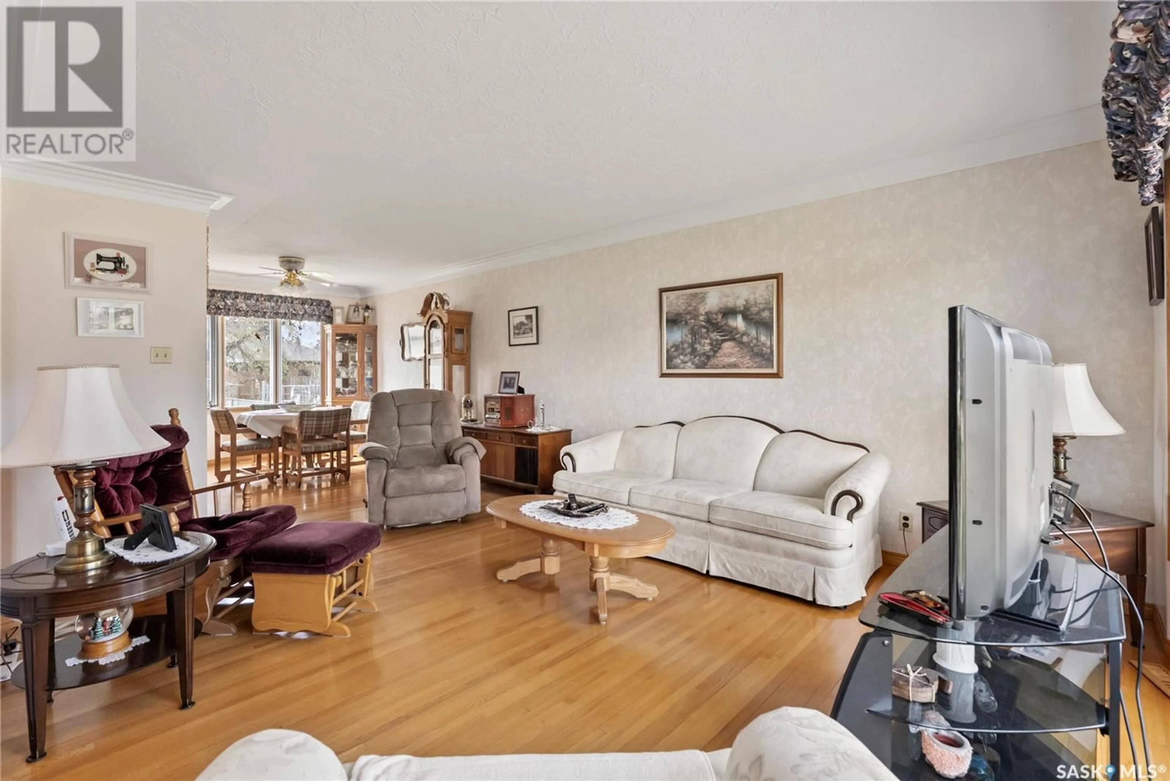 Living room with furniture, unknown for 2322 LANSDOWNE AVENUE, Saskatoon Saskatchewan S7J1G9
