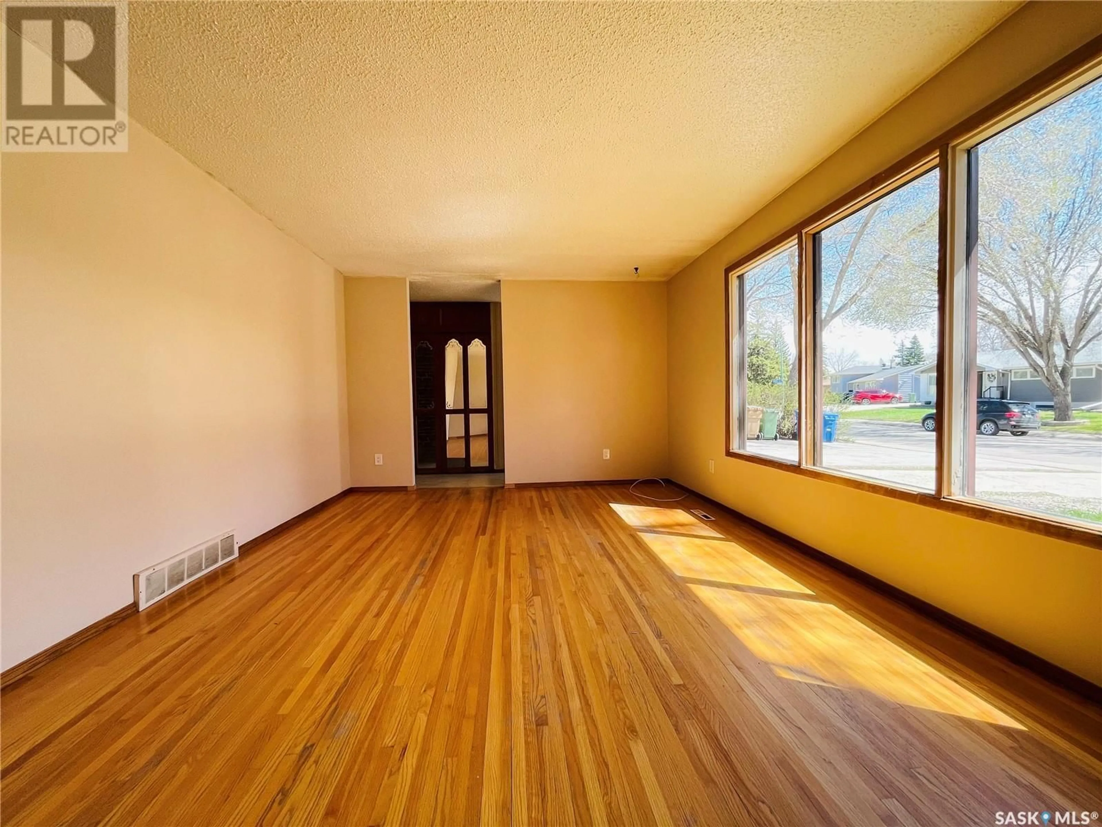 A pic of a room for 4306 CASTLE ROAD, Regina Saskatchewan S4S4W3
