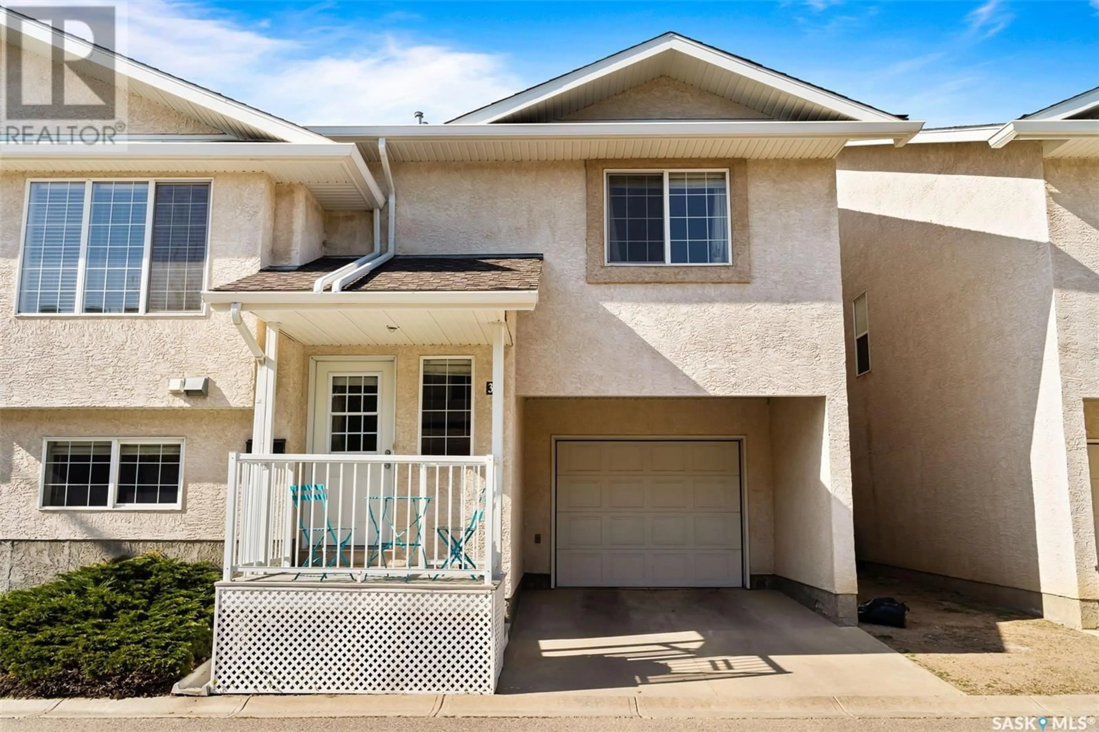 Home with vinyl exterior material, street for 2801 - 39 WINDSOR PARK ROAD, Regina Saskatchewan S4V0N1