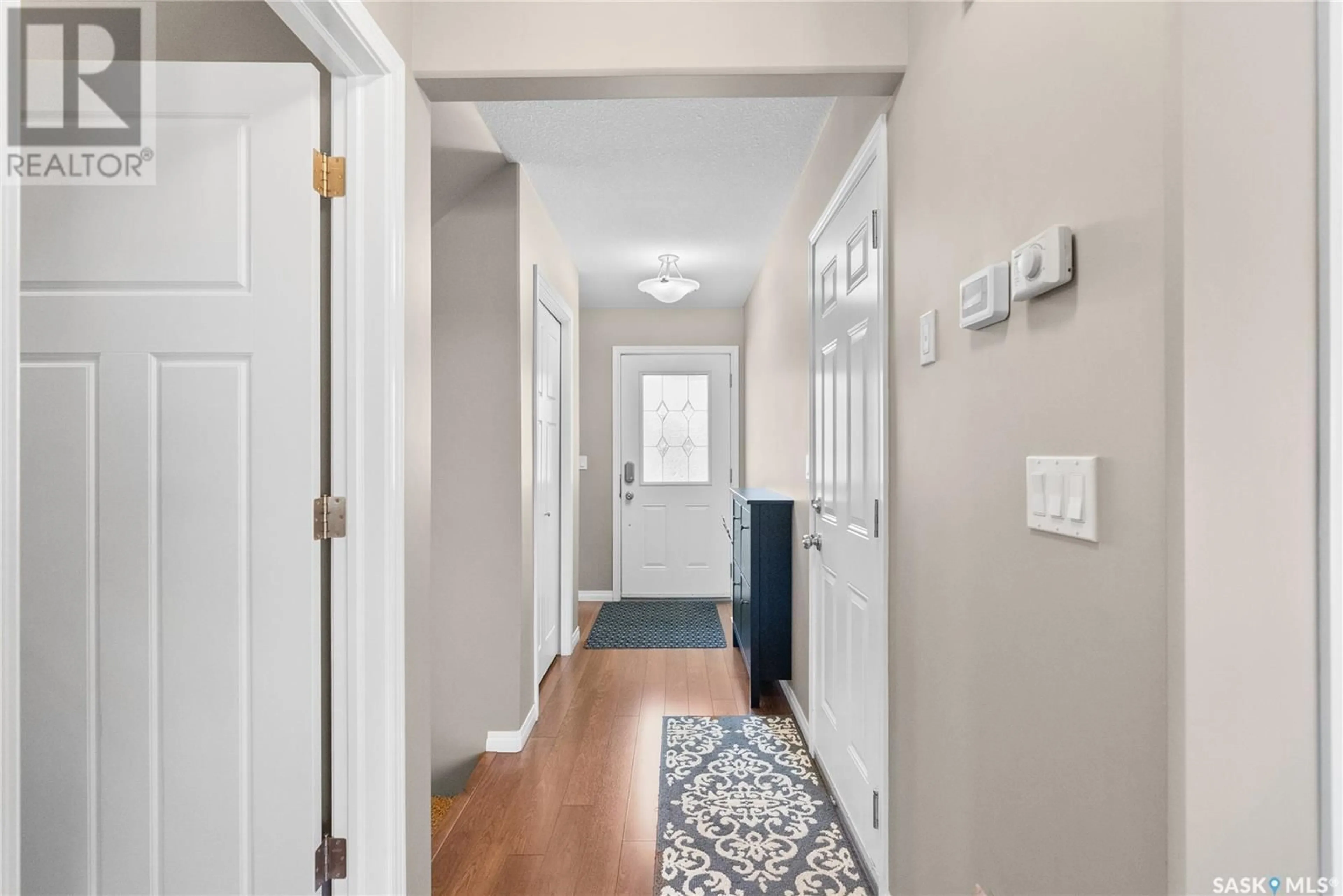 Indoor entryway for 18 502 REMPEL MANOR, Saskatoon Saskatchewan S7T0L7