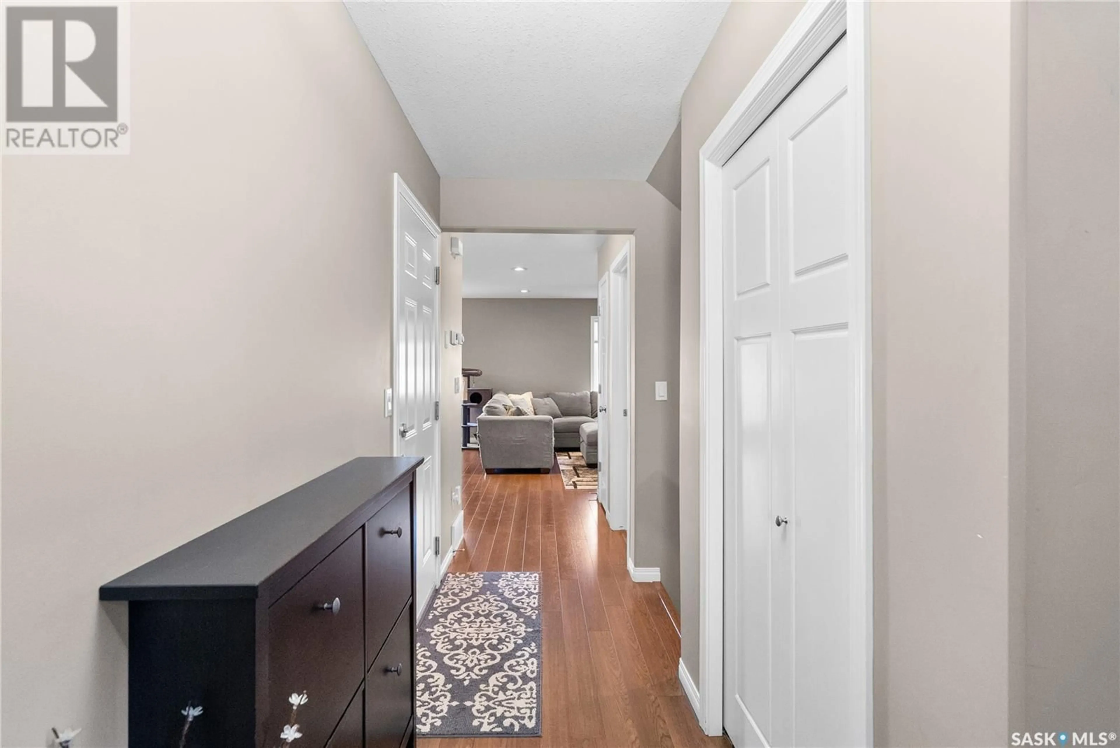 Indoor entryway for 18 502 REMPEL MANOR, Saskatoon Saskatchewan S7T0L7