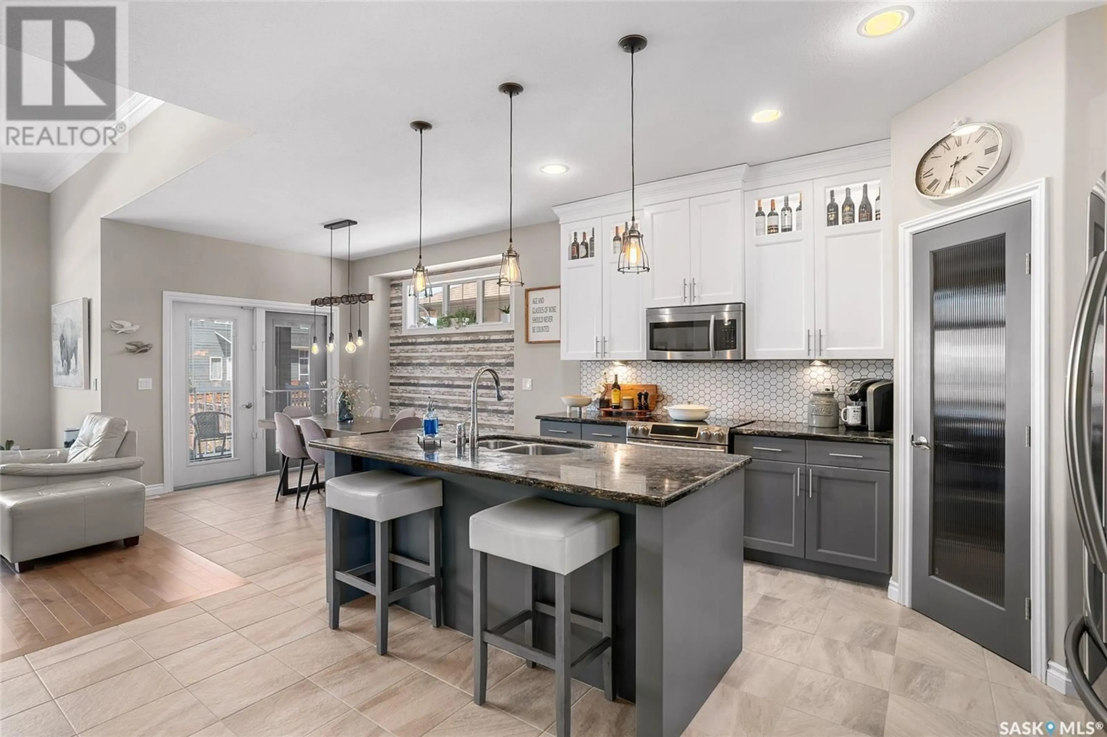 Contemporary kitchen, ceramic/tile floor for 420 WATSON WAY, Warman Saskatchewan S0K4S0
