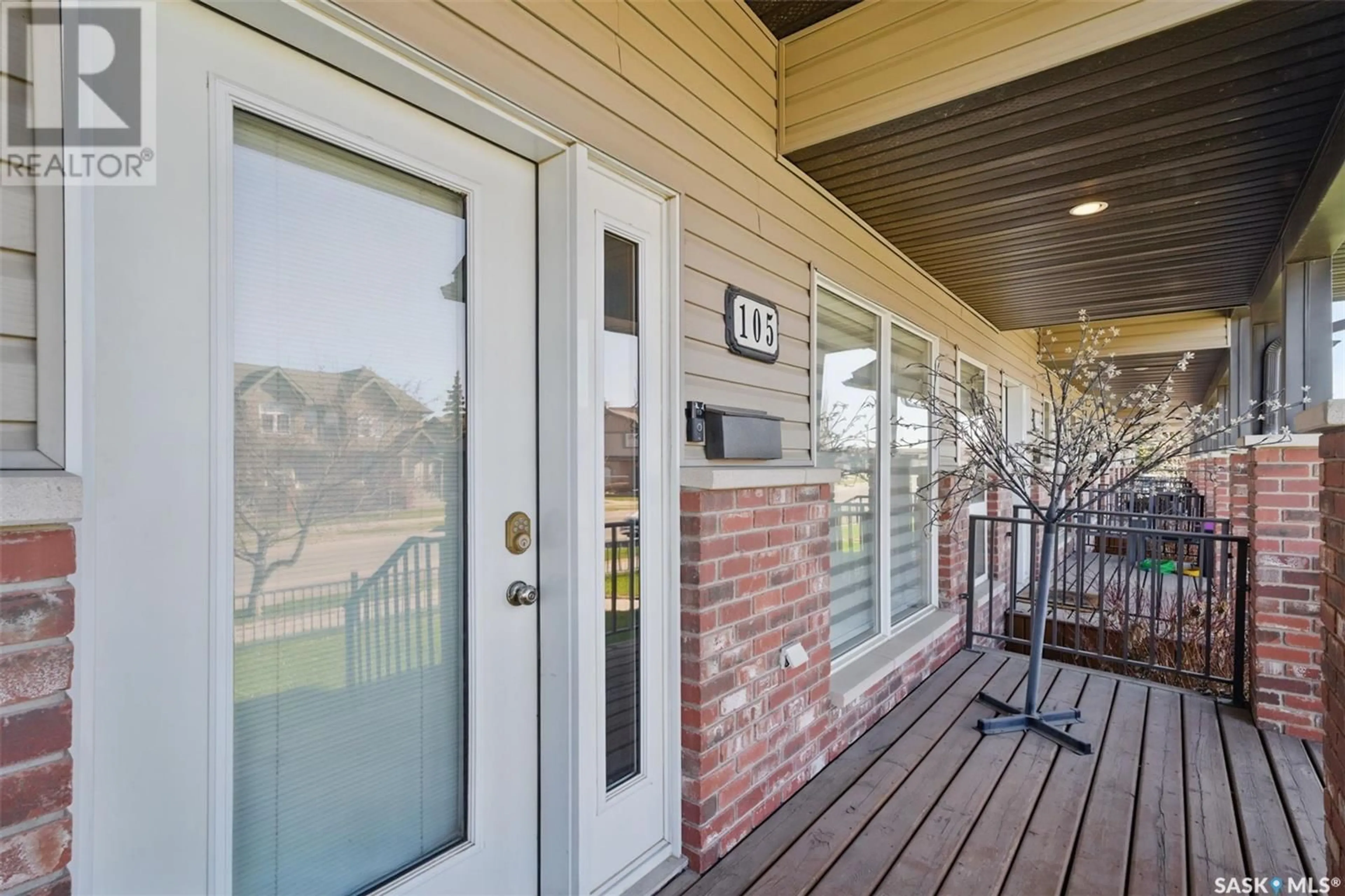 Indoor entryway for 610 - 105 STENSRUD ROAD, Saskatoon Saskatchewan S7W0E5