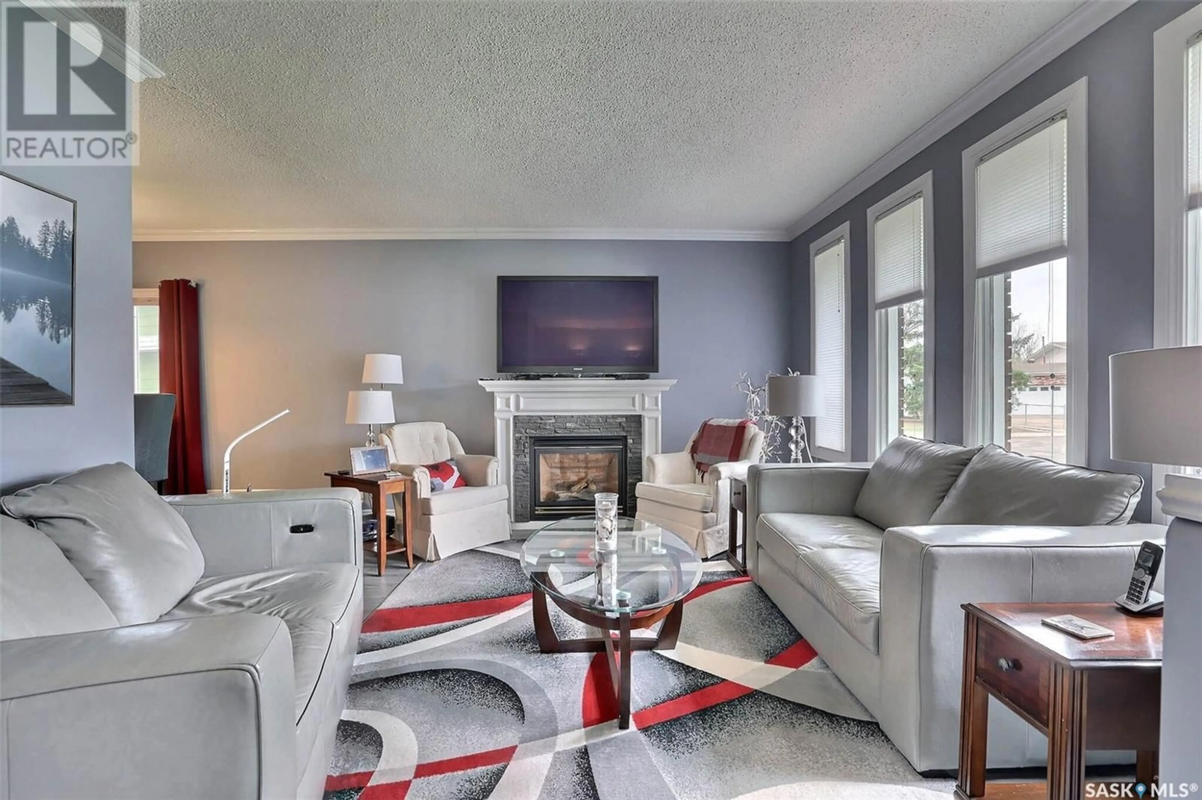 Living room with furniture, unknown for 32 DOWIE BAY, Regina Saskatchewan S4R5W3