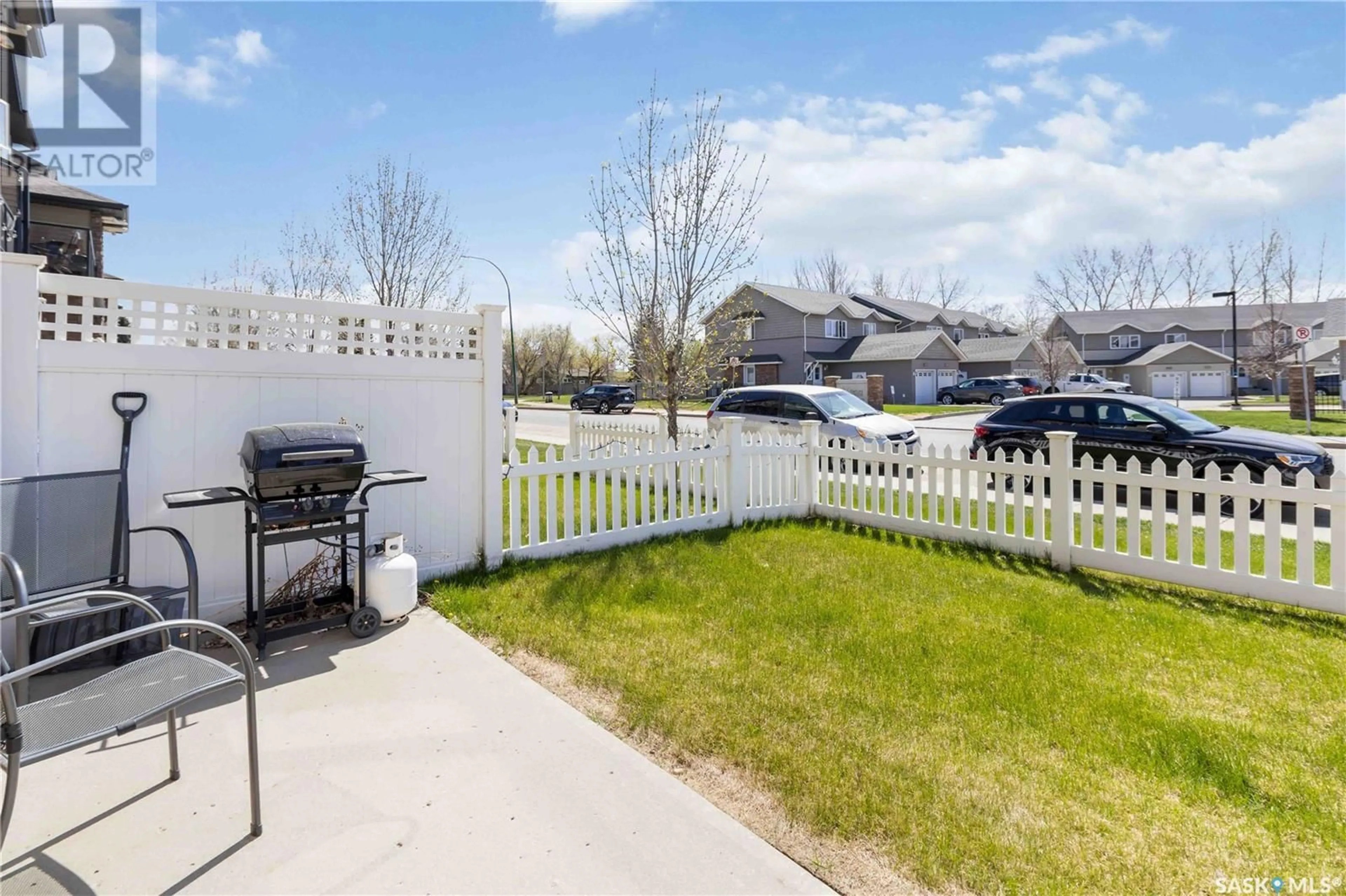 Patio, unknown for 110 - 809 SHILLINGTON CRESCENT, Saskatoon Saskatchewan S7M3Z8
