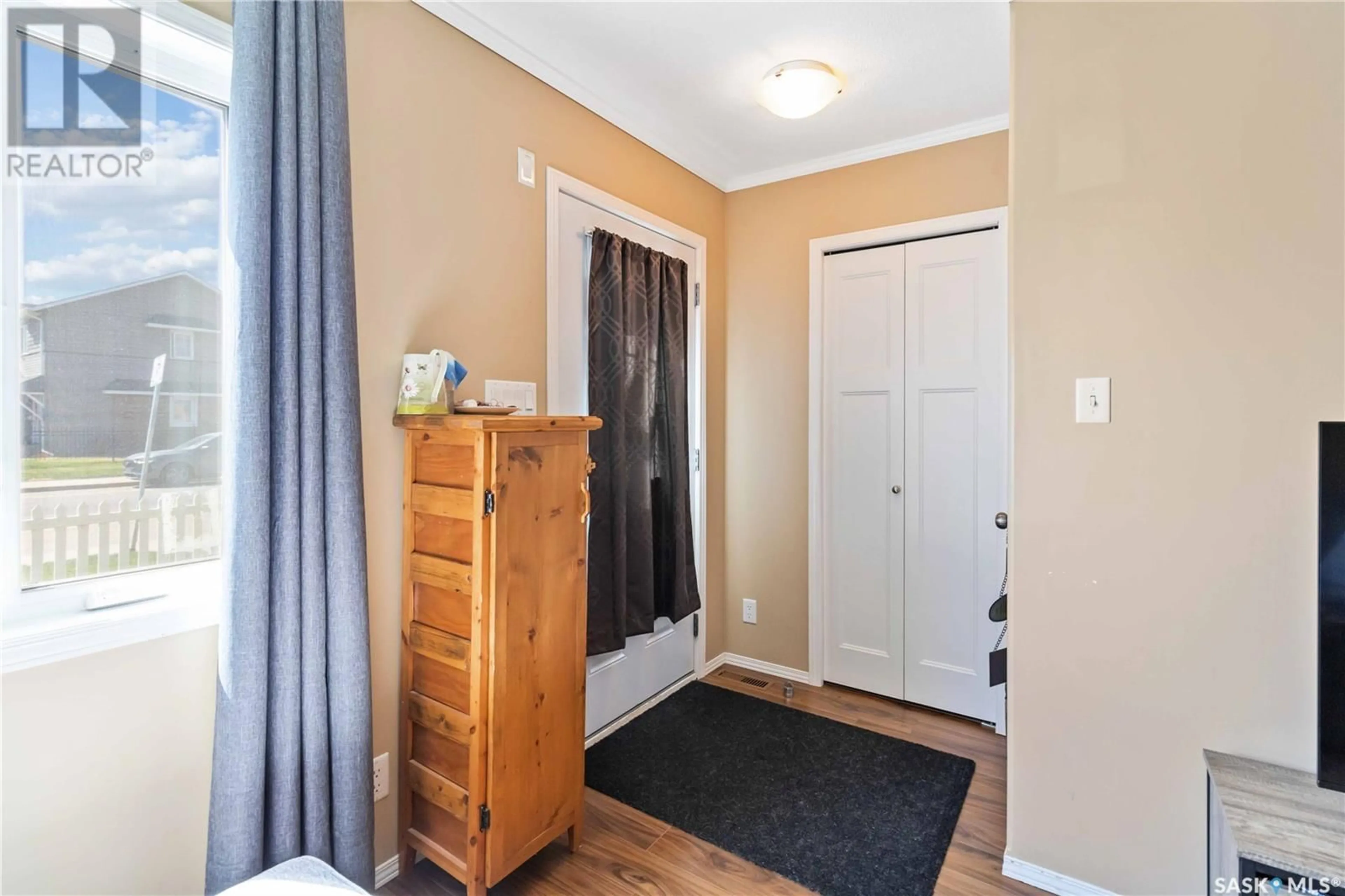 Indoor entryway for 110 - 809 SHILLINGTON CRESCENT, Saskatoon Saskatchewan S7M3Z8