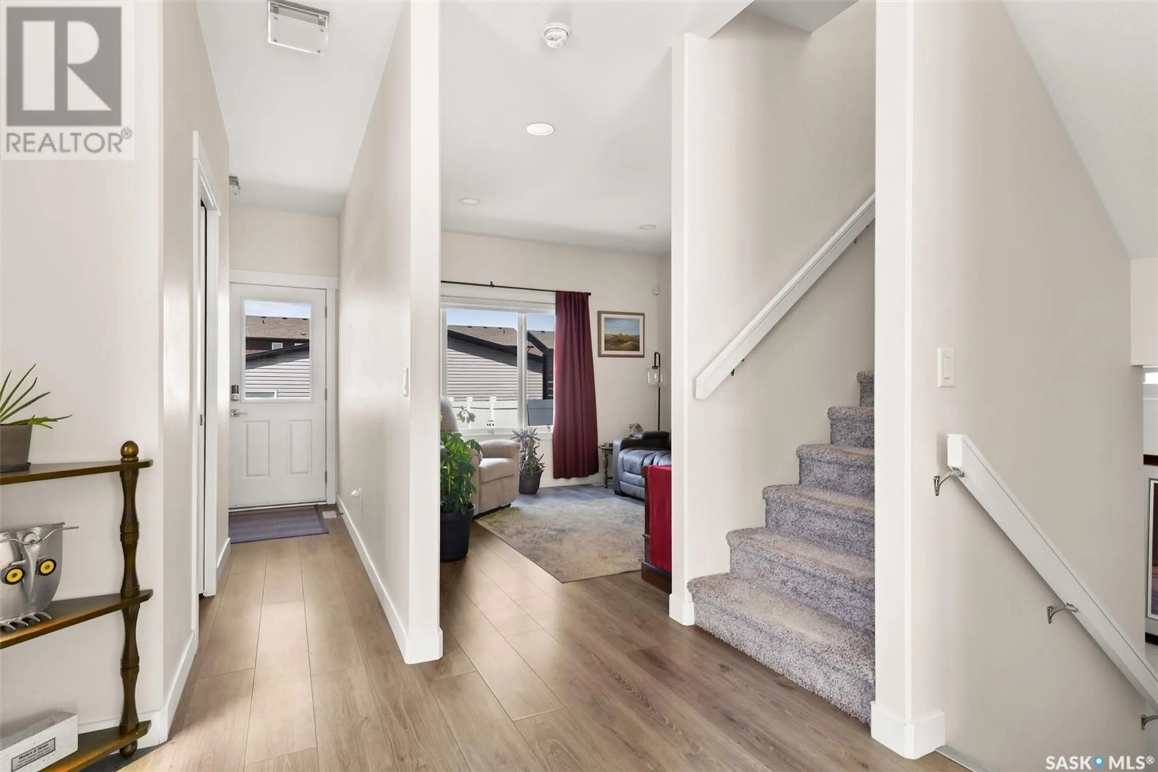 Indoor entryway for 5664 TUTOR WAY, Regina Saskatchewan S4W0N6