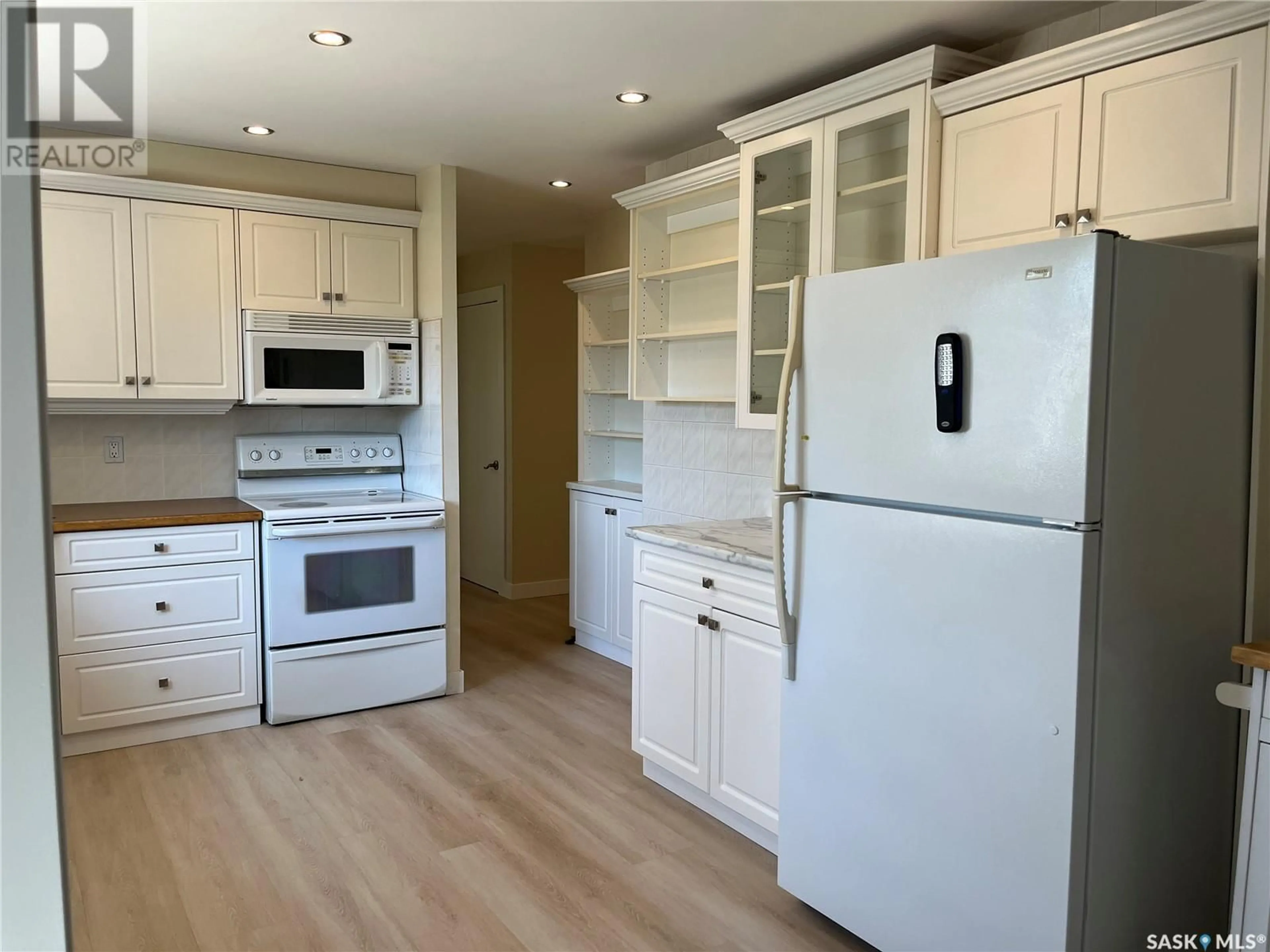 Unknown for 392 HABKIRK DRIVE, Regina Saskatchewan S4S6A8