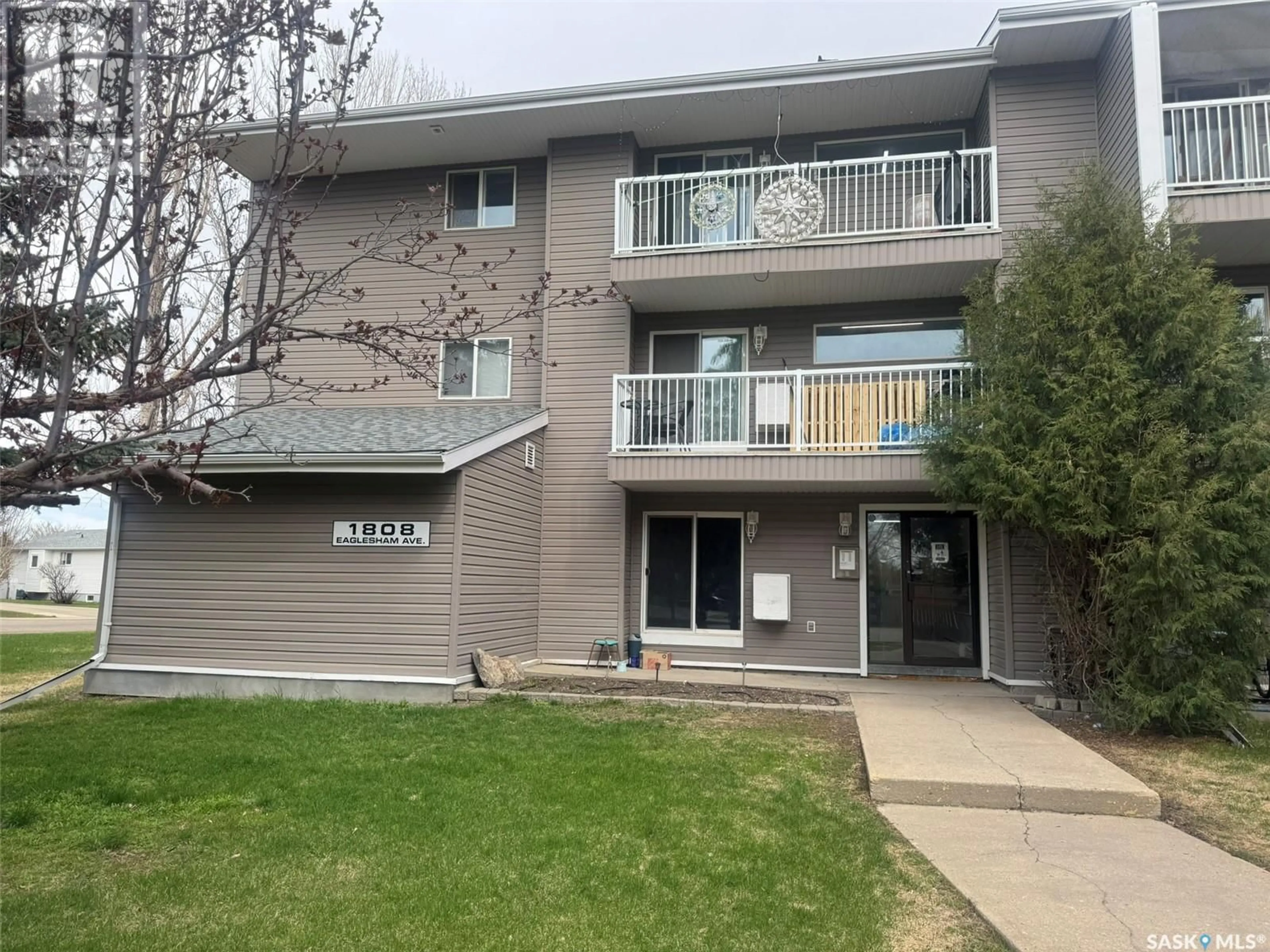 Unknown for 303 1808 EAGLESHAM AVENUE, Weyburn Saskatchewan S4H3A8
