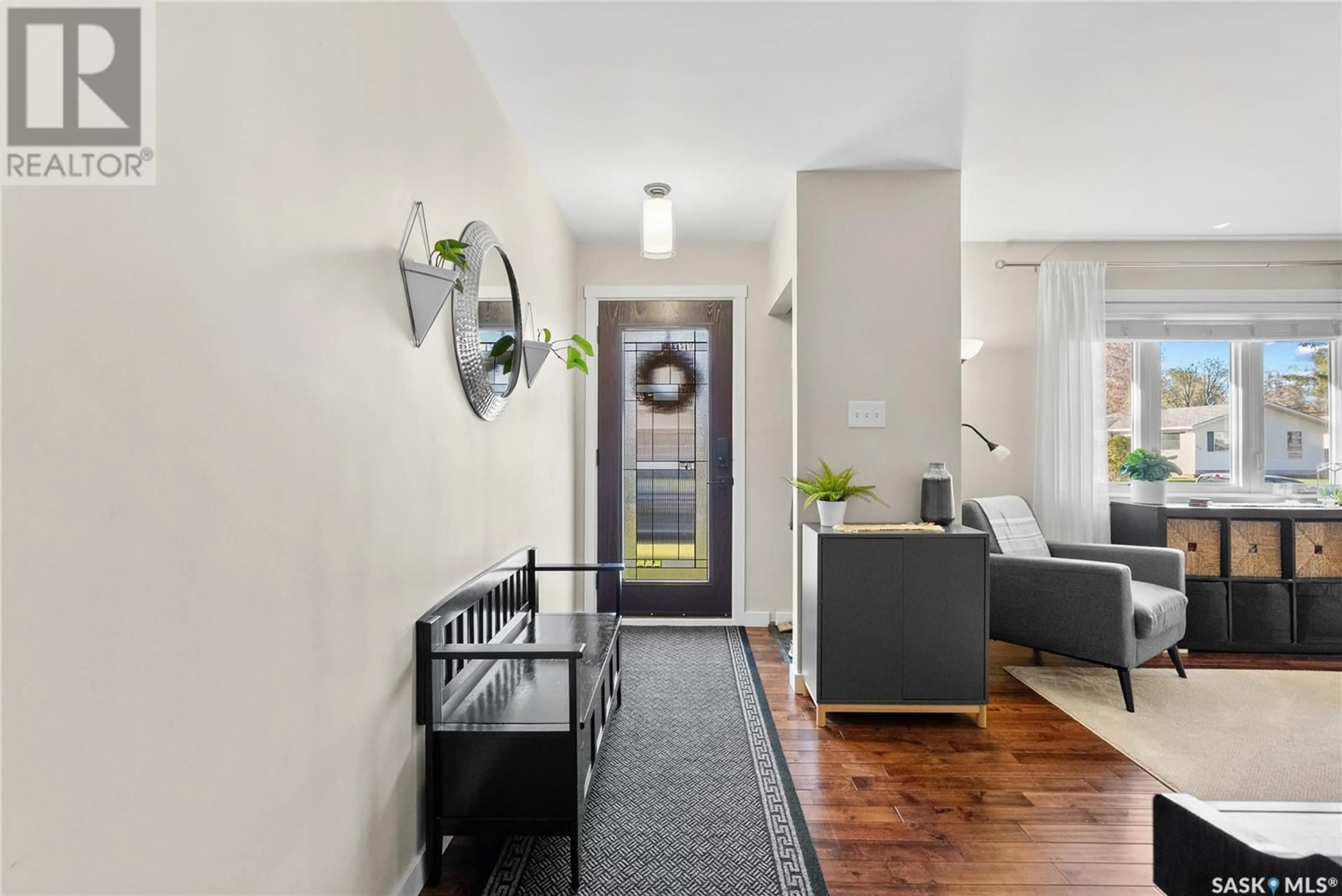 Indoor entryway for 308 CASCADE STREET, Saskatoon Saskatchewan S7J0M5