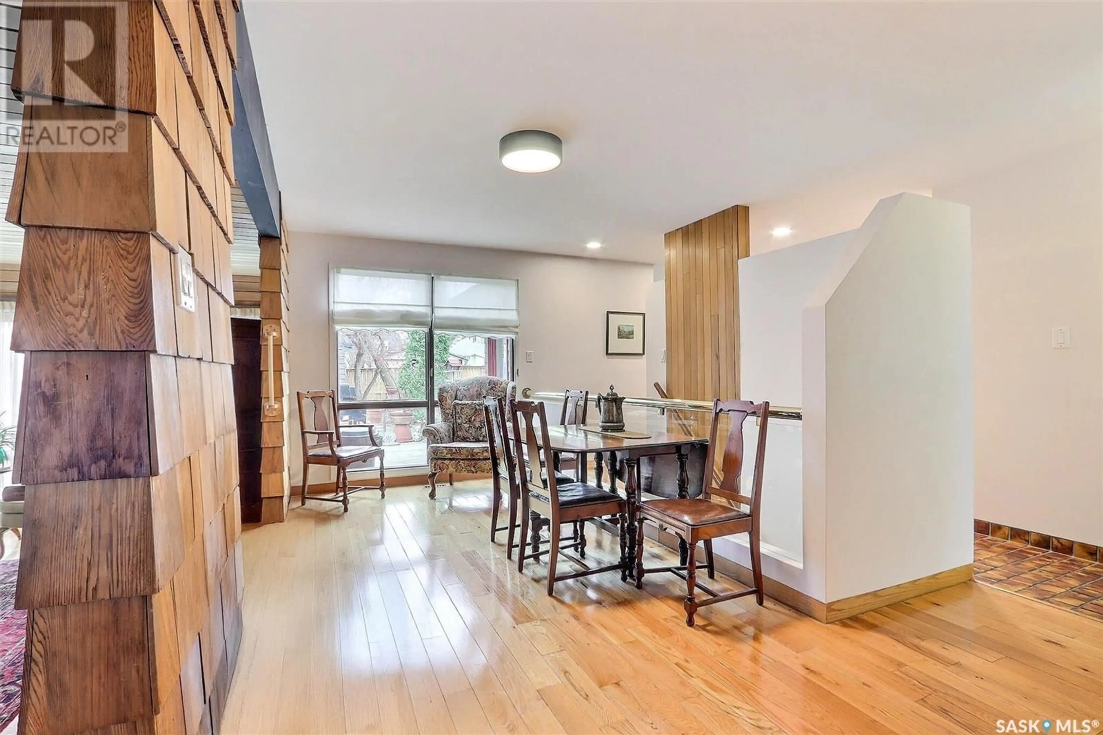 Dining room, wood/laminate floor for 33 25TH STREET, Prince Albert Saskatchewan S6V1S4