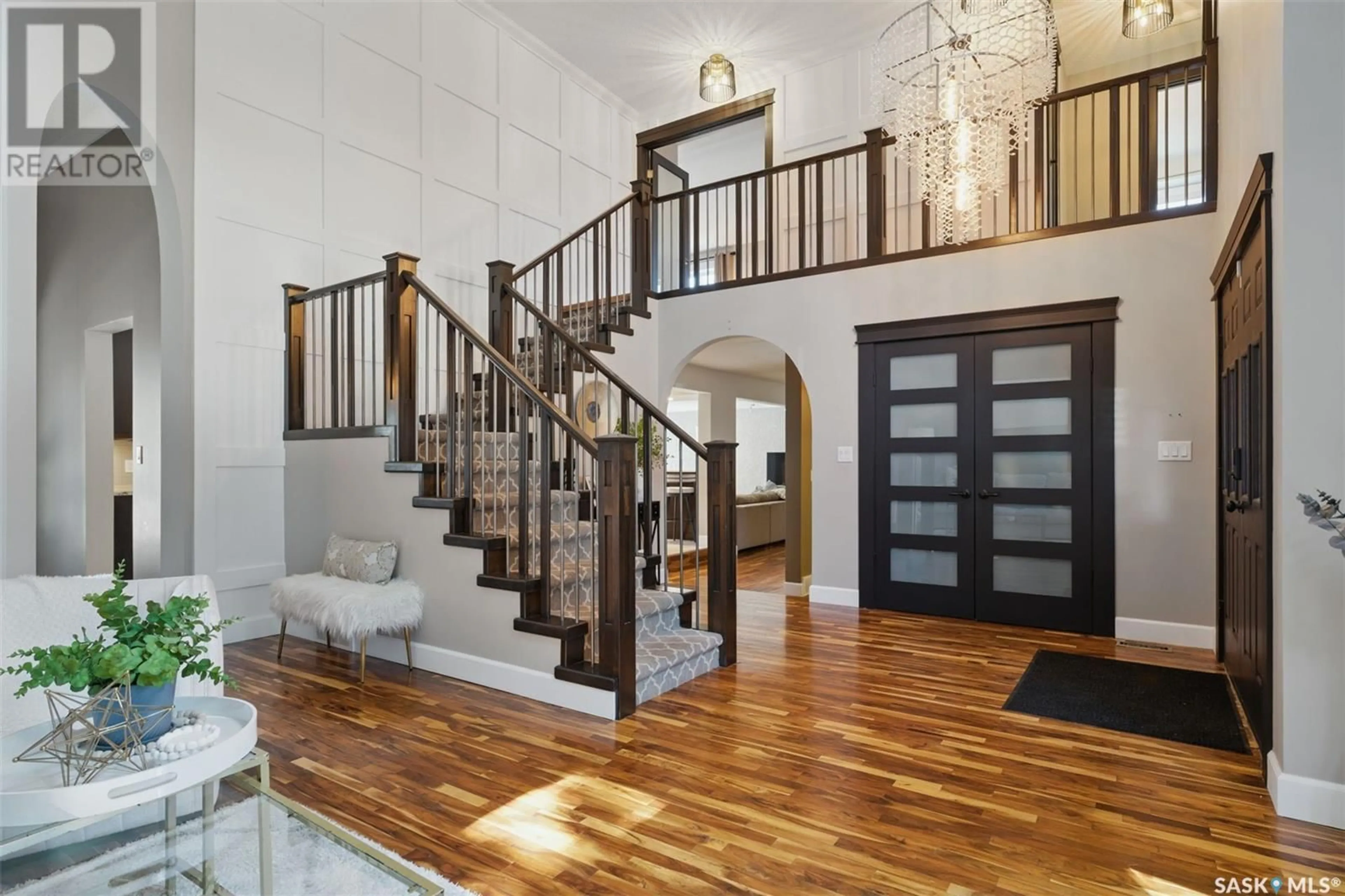 Indoor entryway for 187 LAKESHORE CRESCENT, Saskatoon Saskatchewan S7J3T4