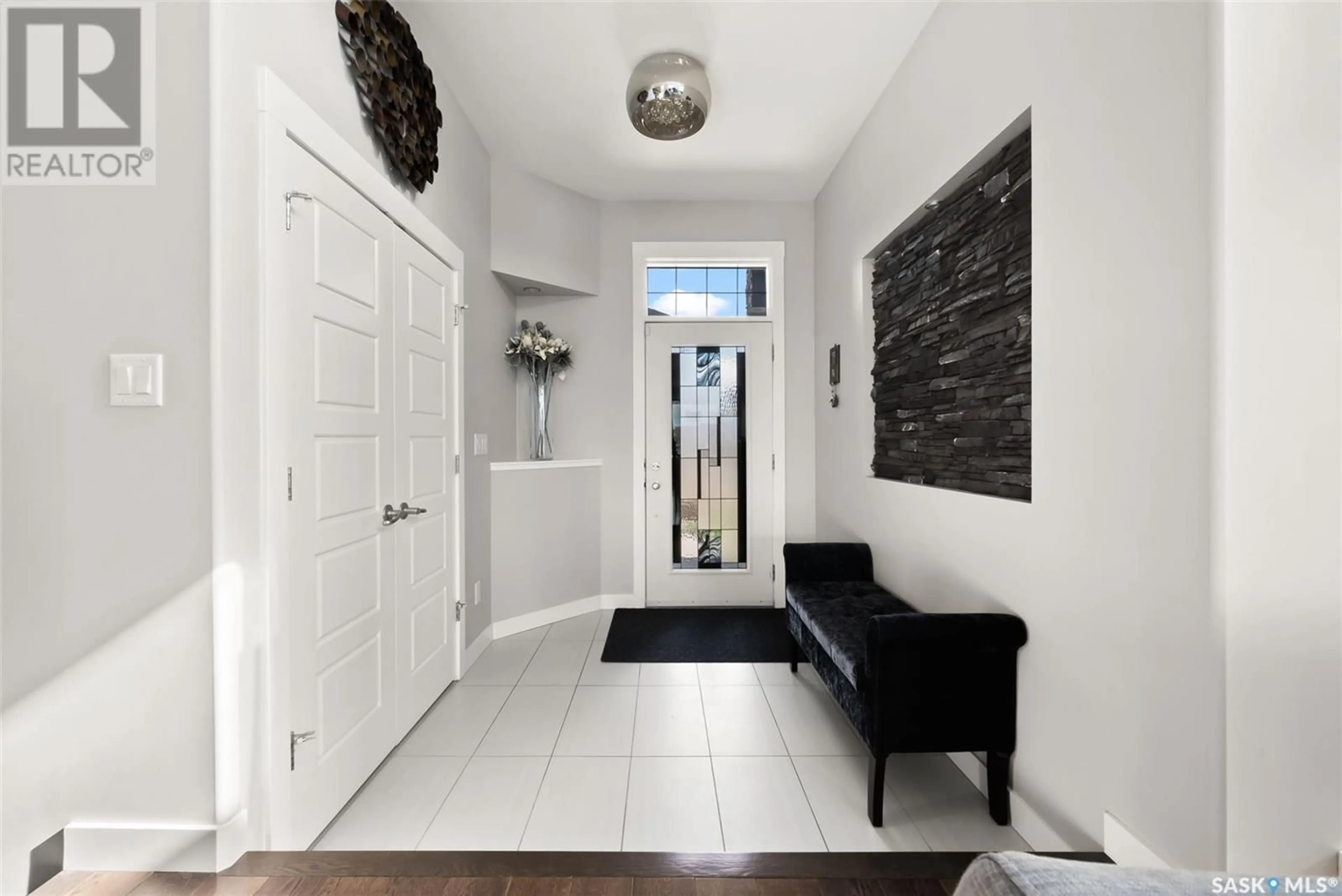 Indoor entryway for 4817 WRIGHT ROAD, Regina Saskatchewan S4W0A7