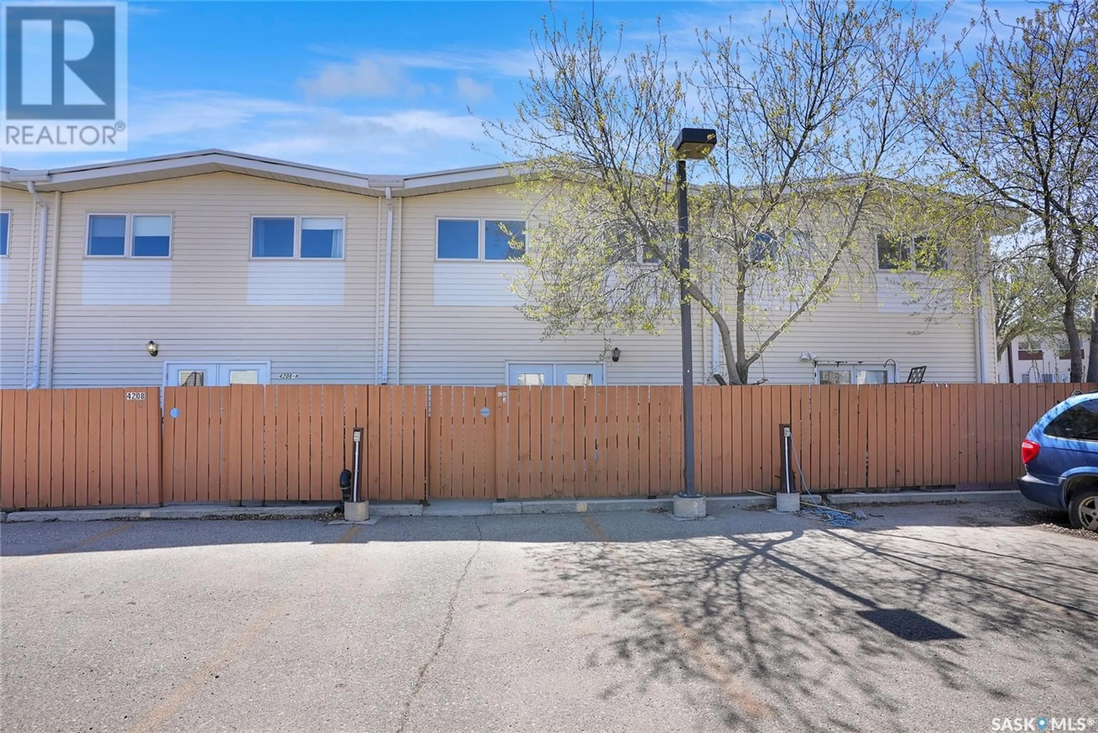 A pic from outside/outdoor area/front of a property/back of a property/a pic from drone, street for 4208 CASTLE ROAD, Regina Saskatchewan S4S4W1