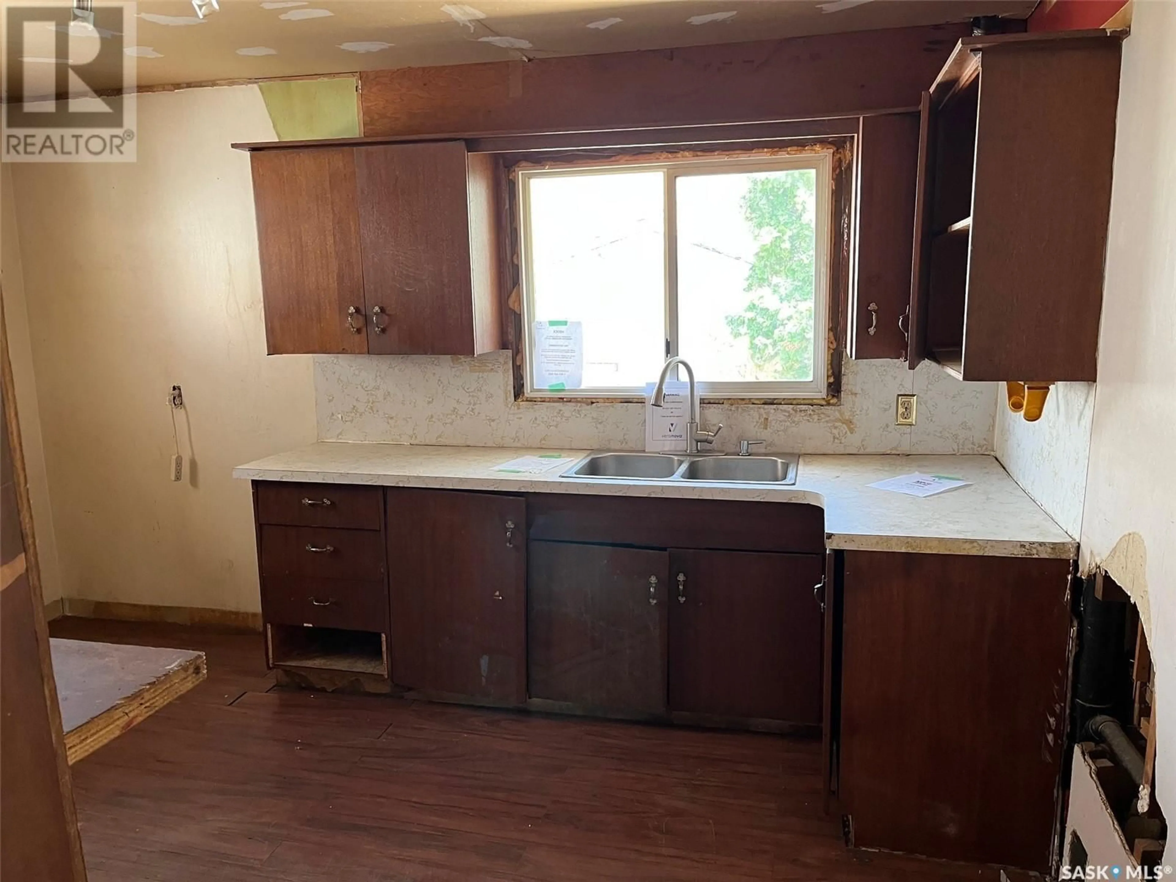 Standard kitchen, unknown for 1235 PASQUA STREET, Regina Saskatchewan S4T4L3
