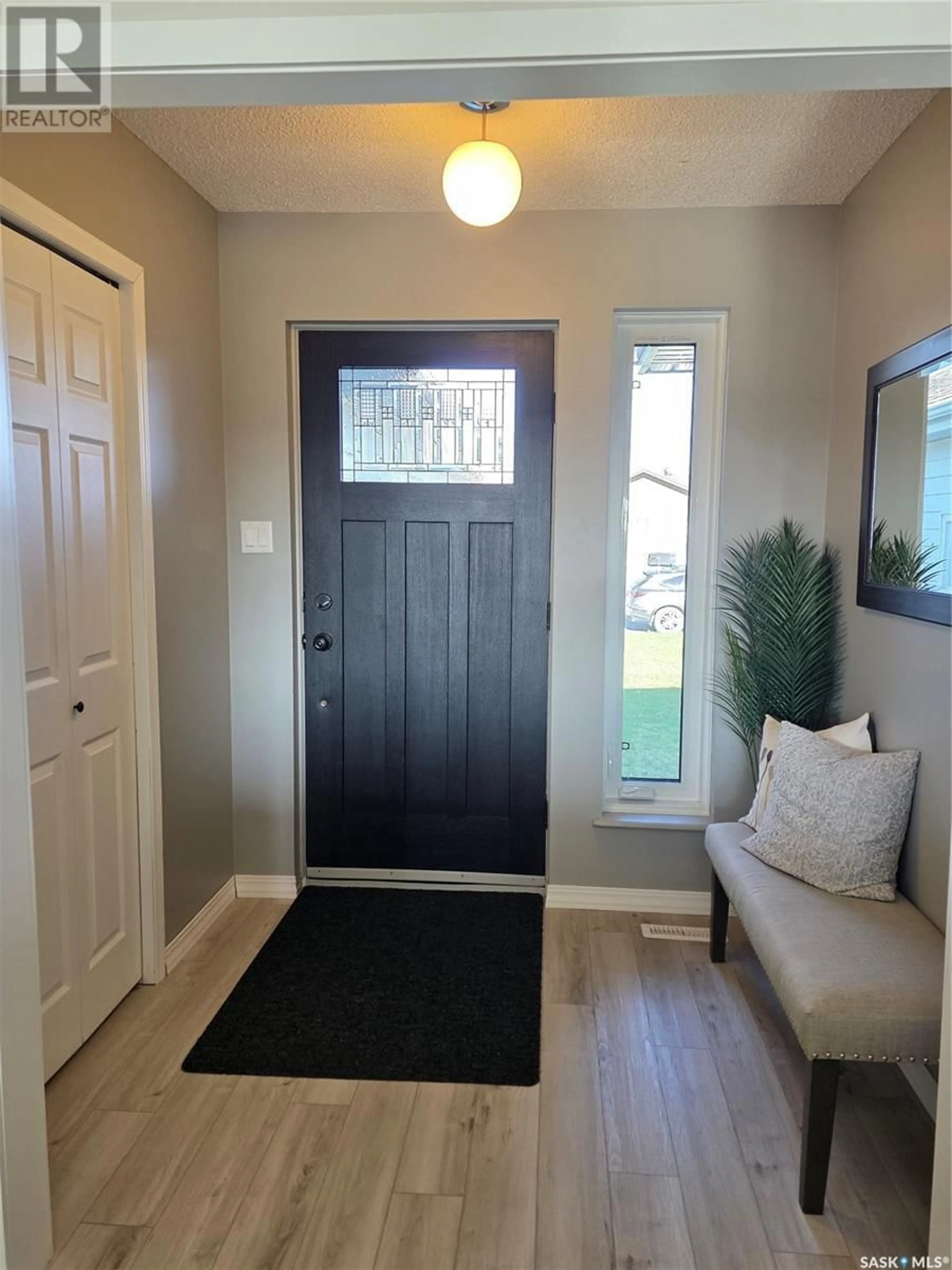 Indoor entryway for 8 POPLAR PLACE, Outlook Saskatchewan S0L2N0