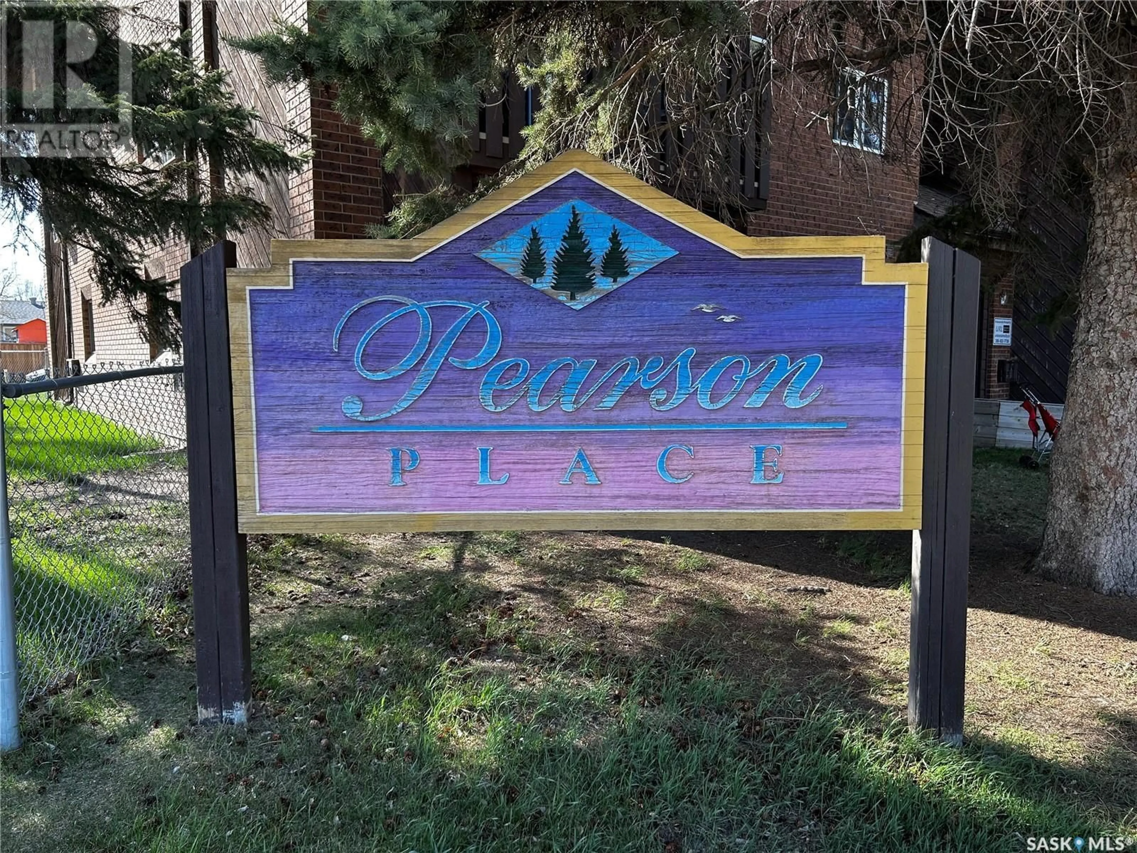Patio, street for 18 9 PEARSON PLACE, Saskatoon Saskatchewan S7L4S7