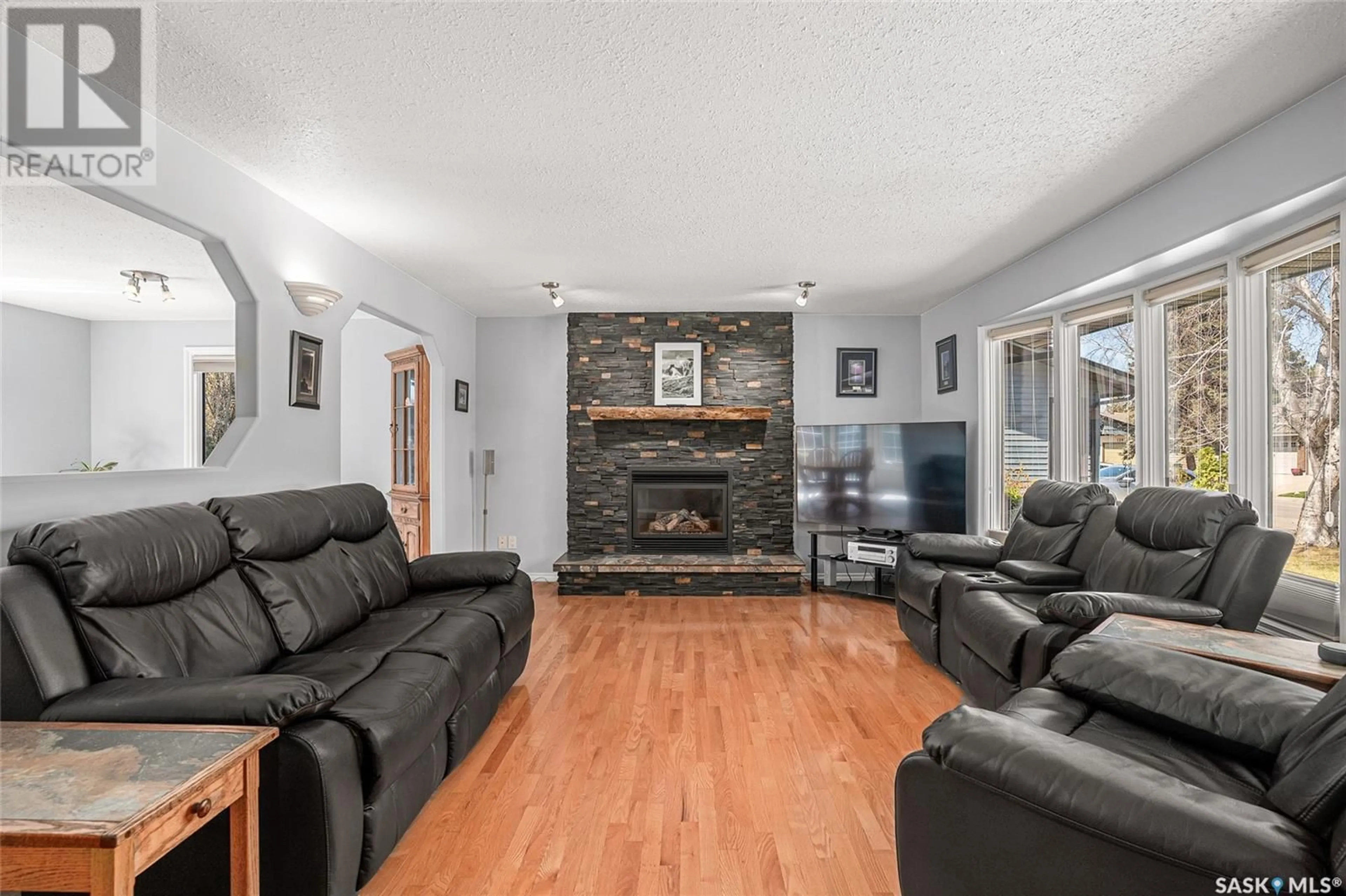 Living room with furniture, unknown for 154 WHITESHORE CRESCENT, Saskatoon Saskatchewan S7J3W5