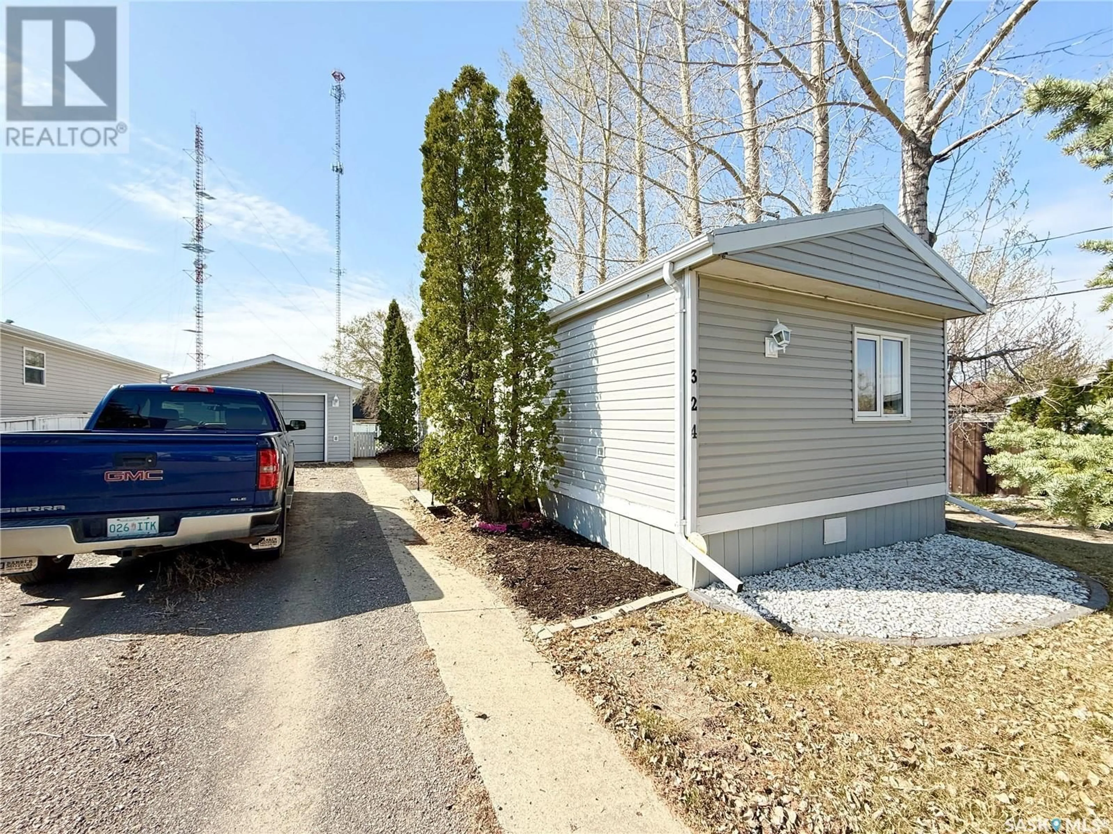 Unknown for 324 9TH AVENUE, Weyburn Saskatchewan S4H3L6