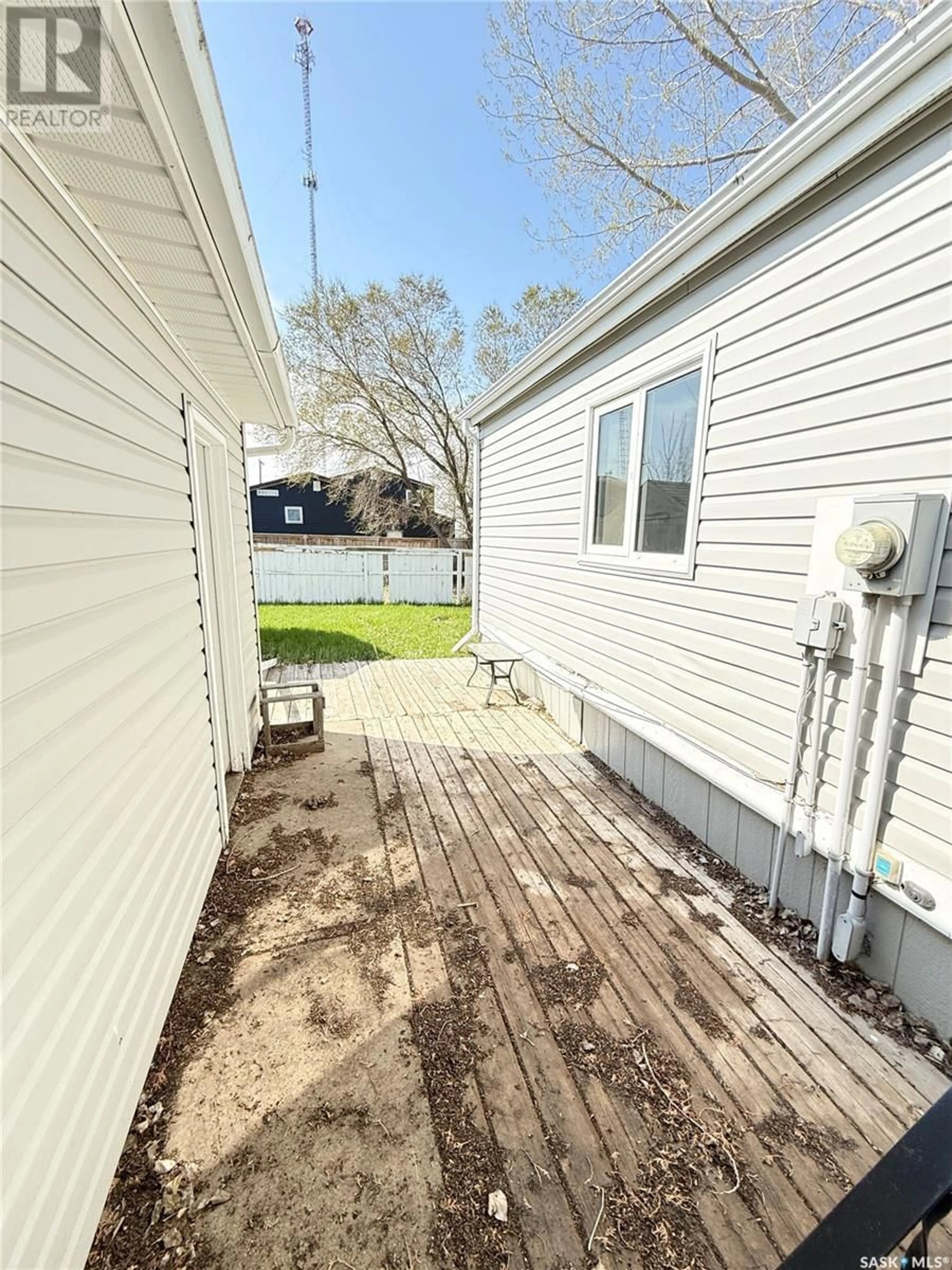 Unknown for 324 9TH AVENUE, Weyburn Saskatchewan S4H3L6