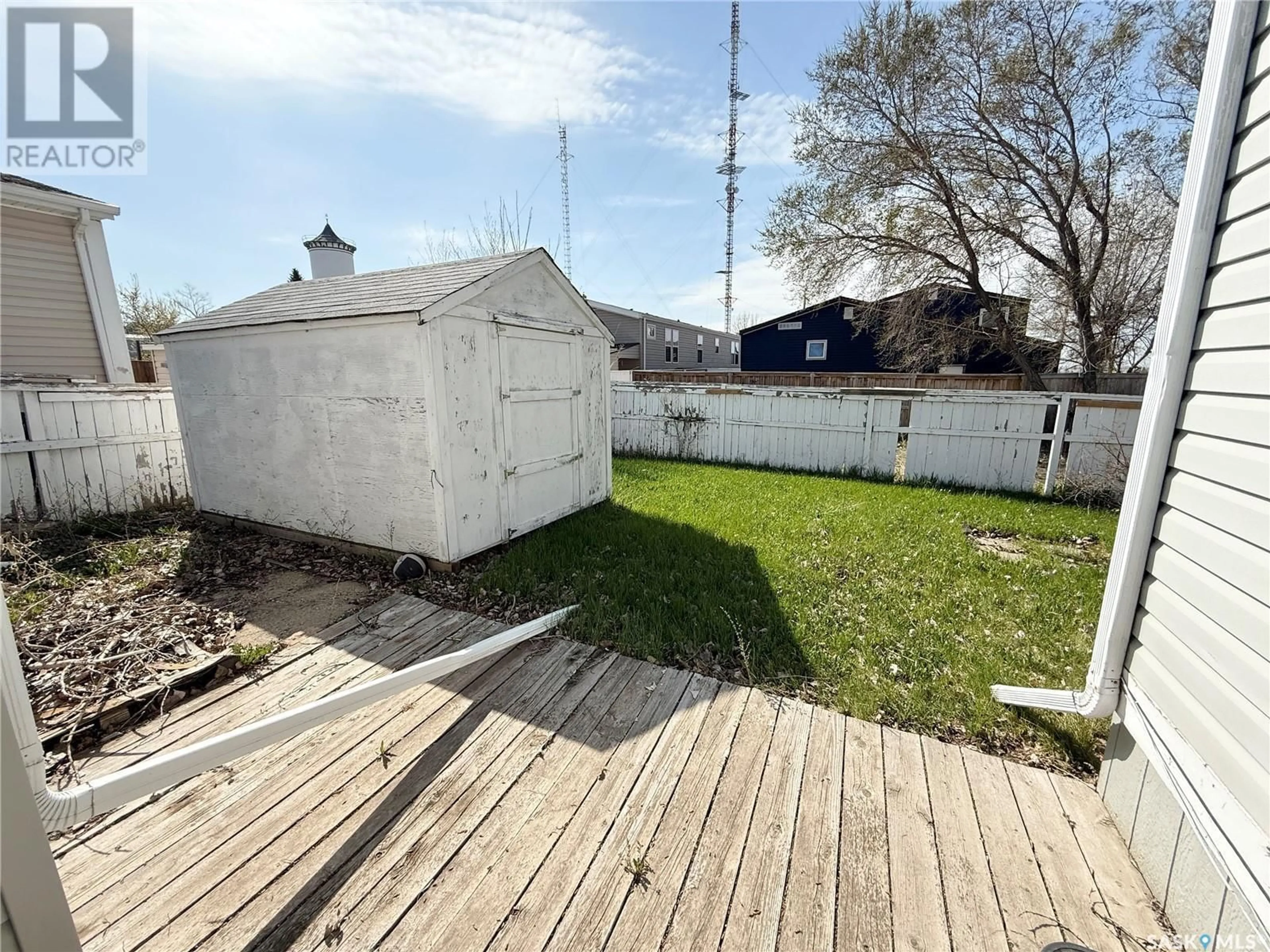 Unknown for 324 9TH AVENUE, Weyburn Saskatchewan S4H3L6