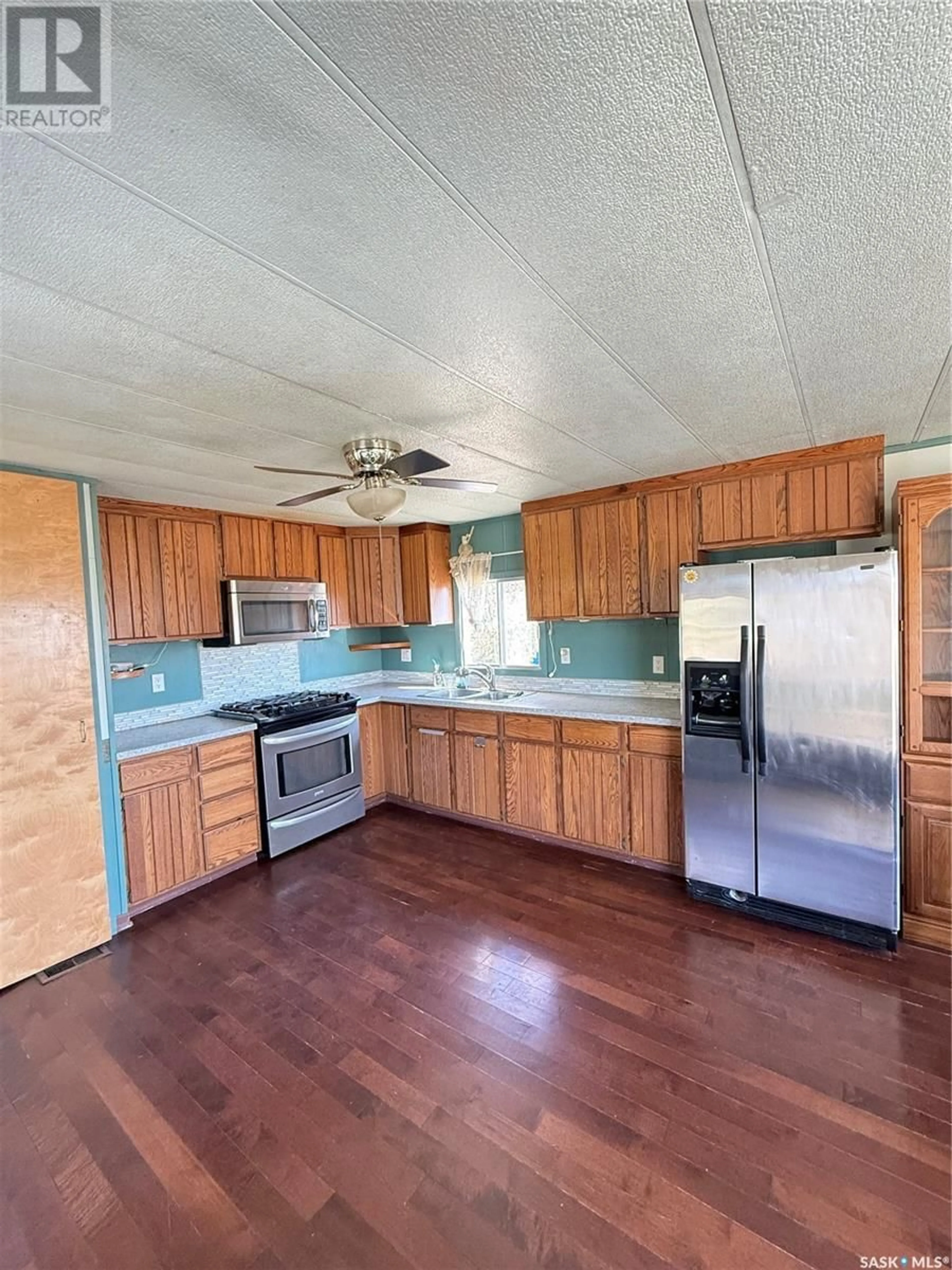 Standard kitchen, unknown for LUCAS ACREAGE, Preeceville Rm No. 334 Saskatchewan S0A3B0