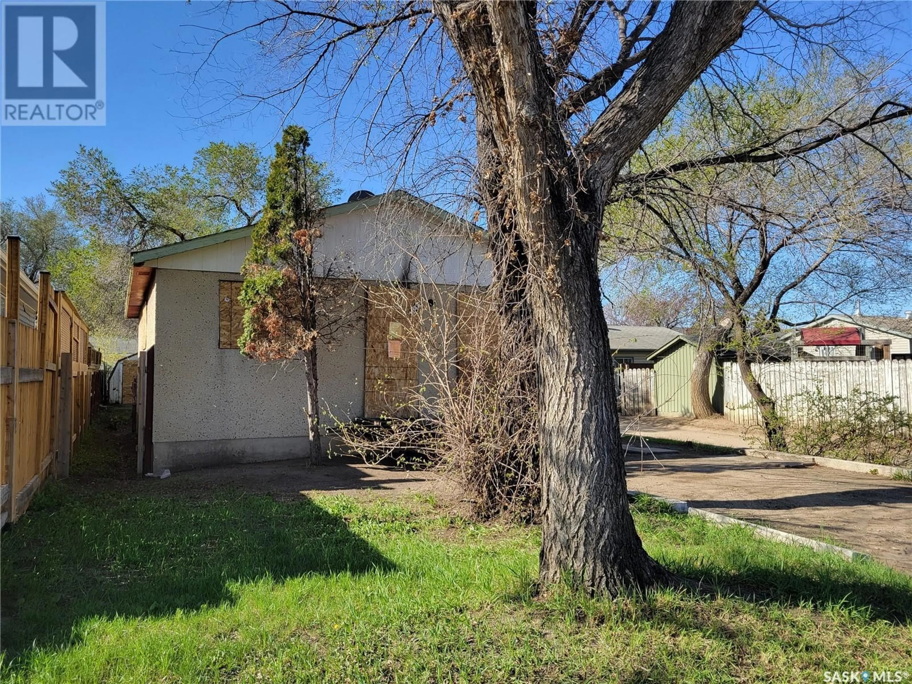 A pic from outside/outdoor area/front of a property/back of a property/a pic from drone, street for 3243 MASSEY DRIVE, Saskatoon Saskatchewan S7L4L5